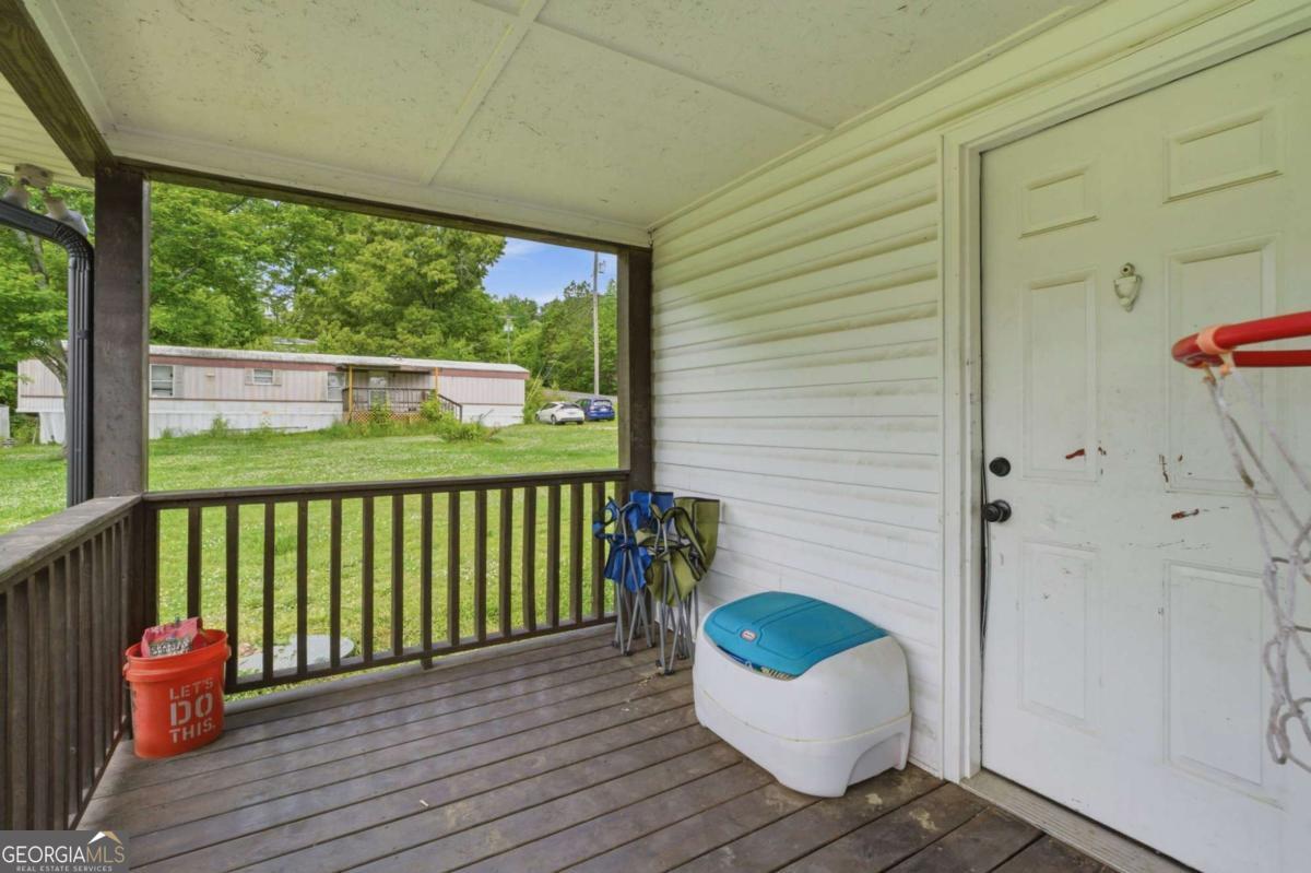 400 Sam Love Road Property Photo 9