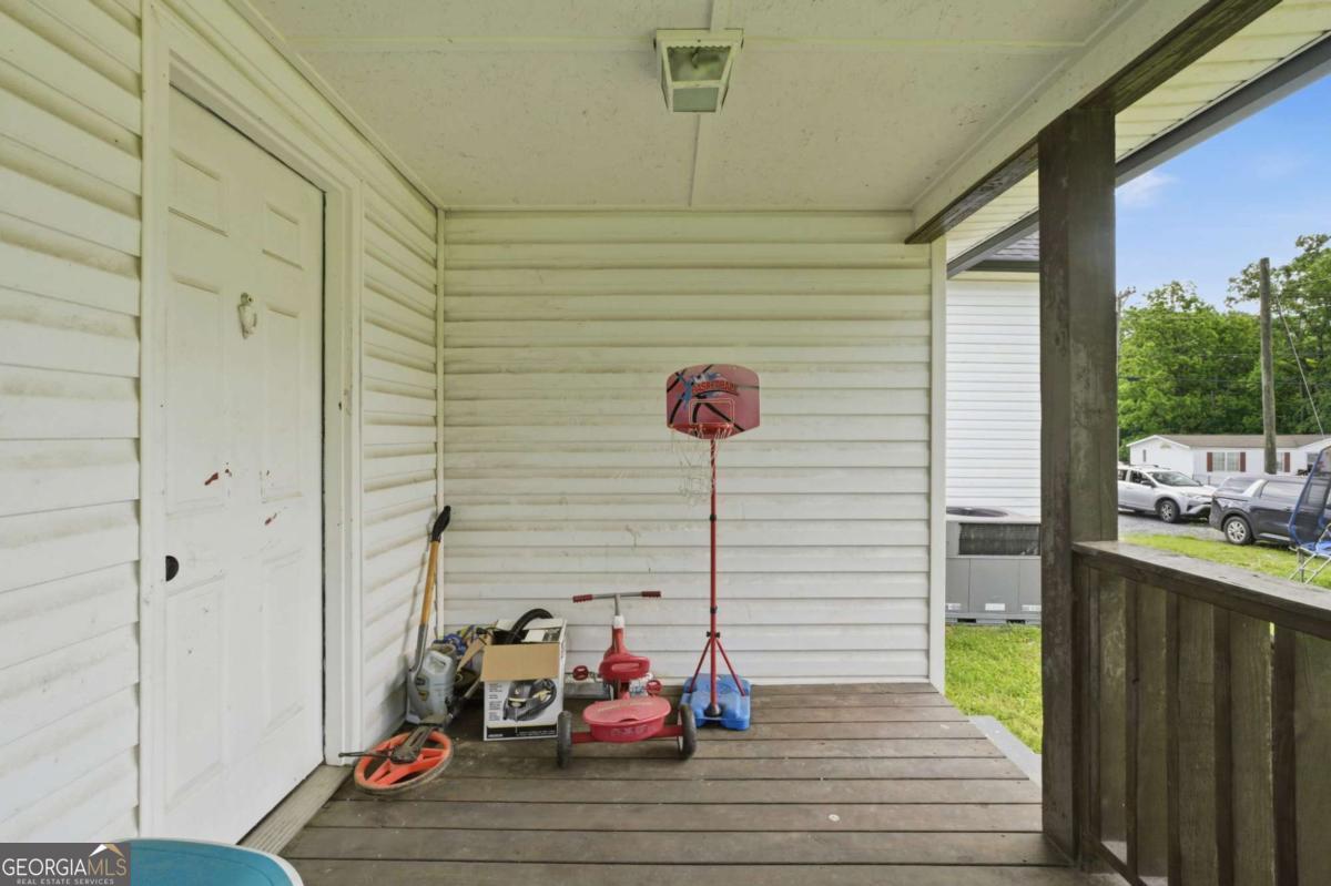 400 Sam Love Road Property Photo 10
