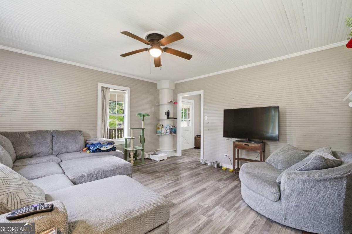 400 Sam Love Road Property Photo 13