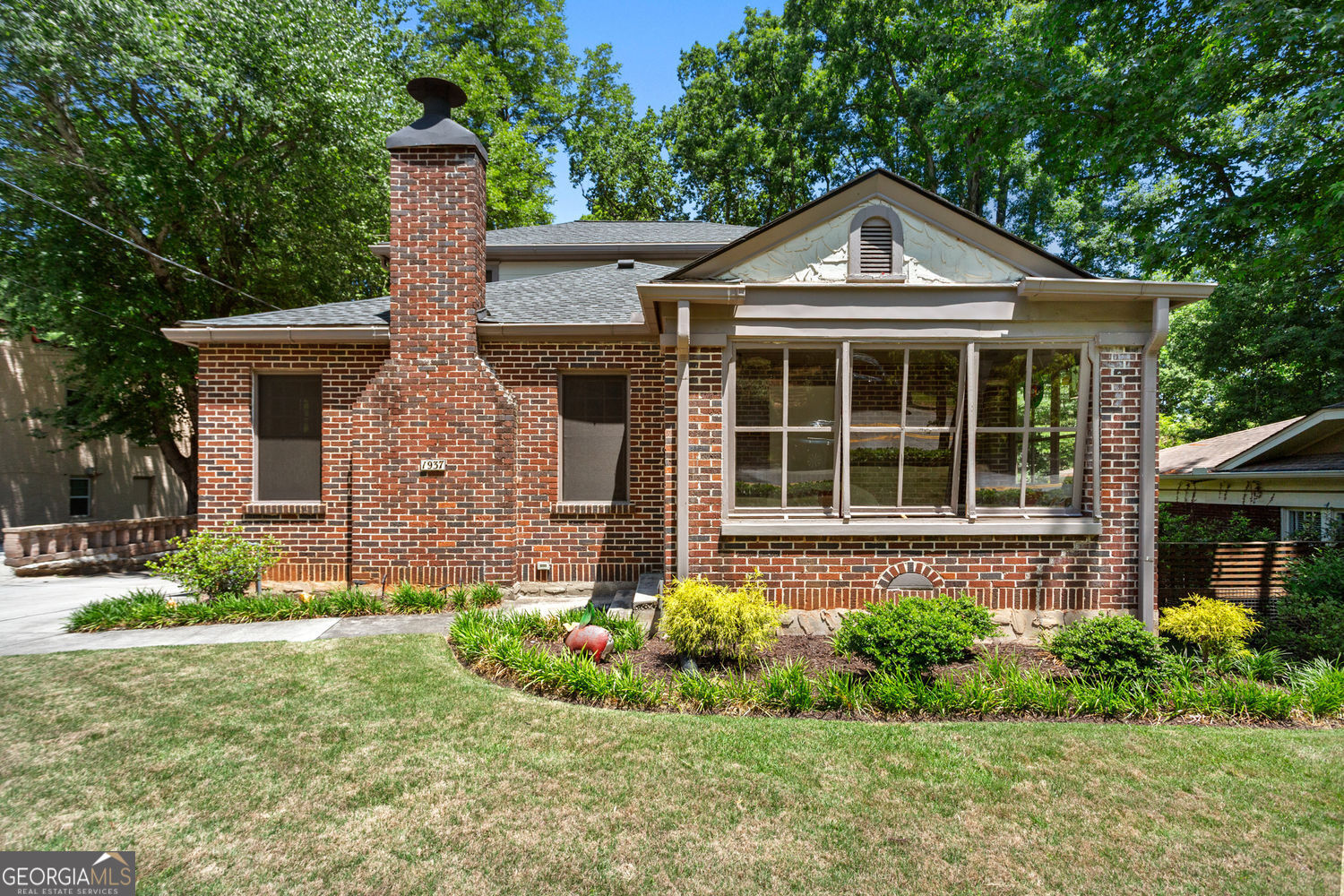 1937 Mercer Avenue Property Photo 2