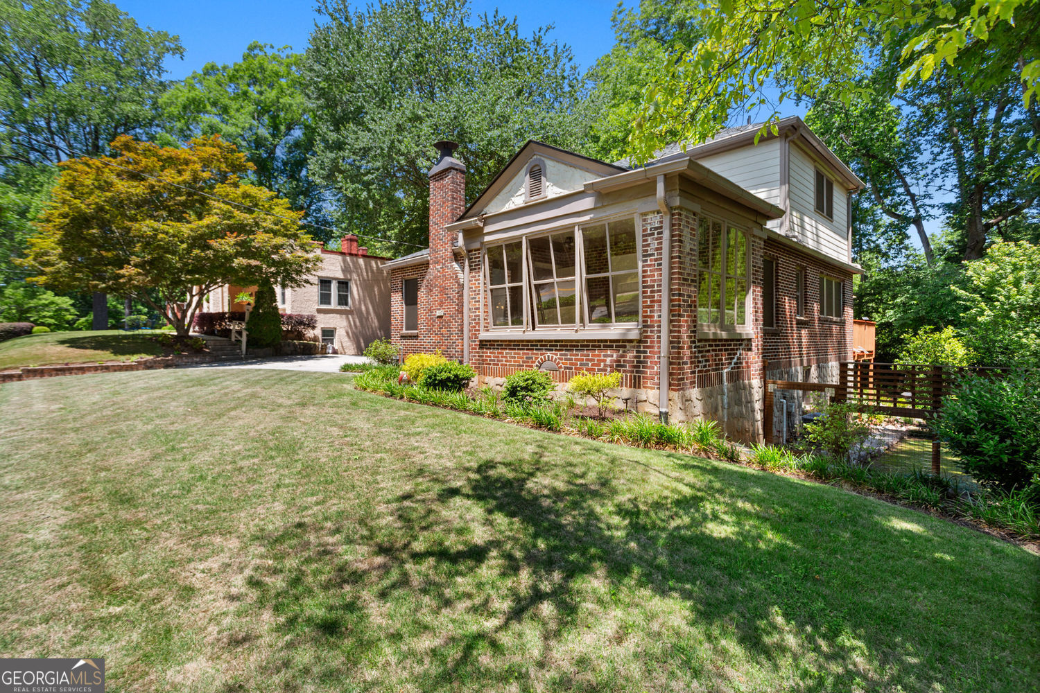 1937 Mercer Avenue Property Photo 3
