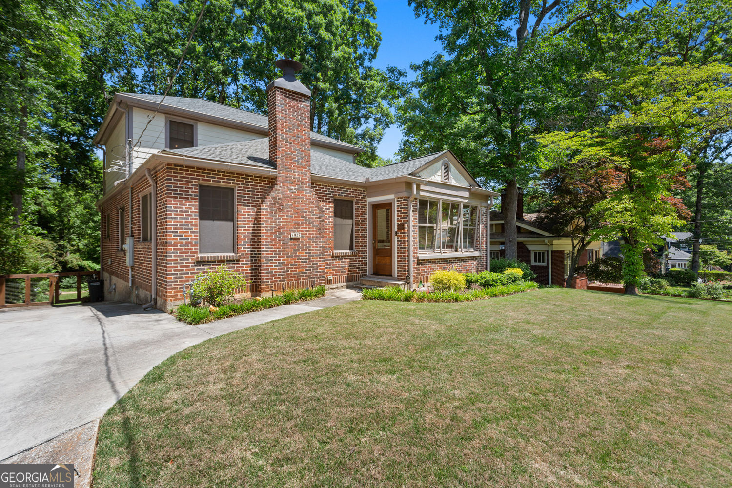 1937 Mercer Avenue Property Photo 4