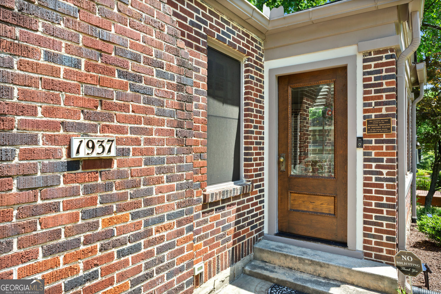 1937 Mercer Avenue Property Photo 5