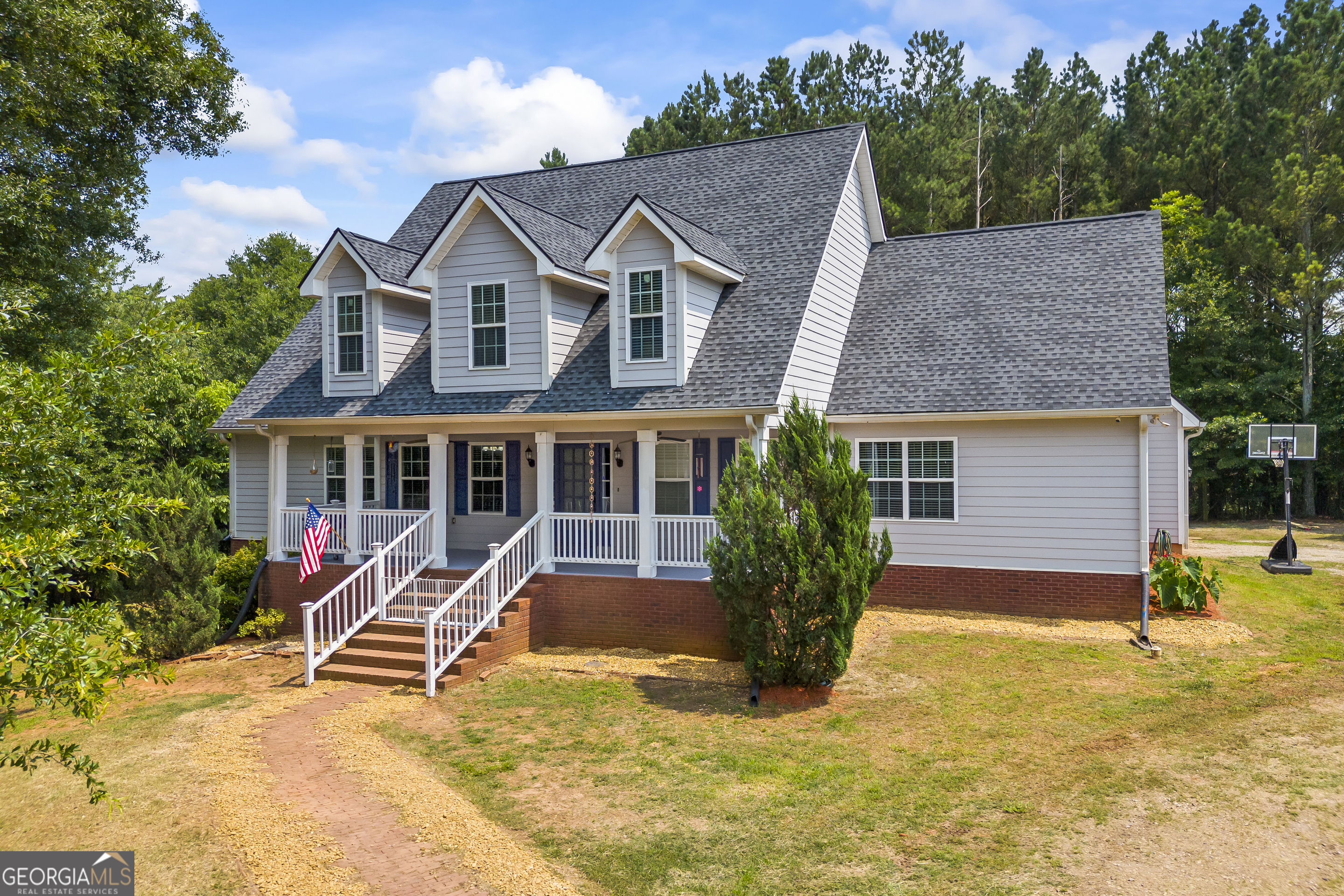 136 Wedgewood Drive Property Photo 1