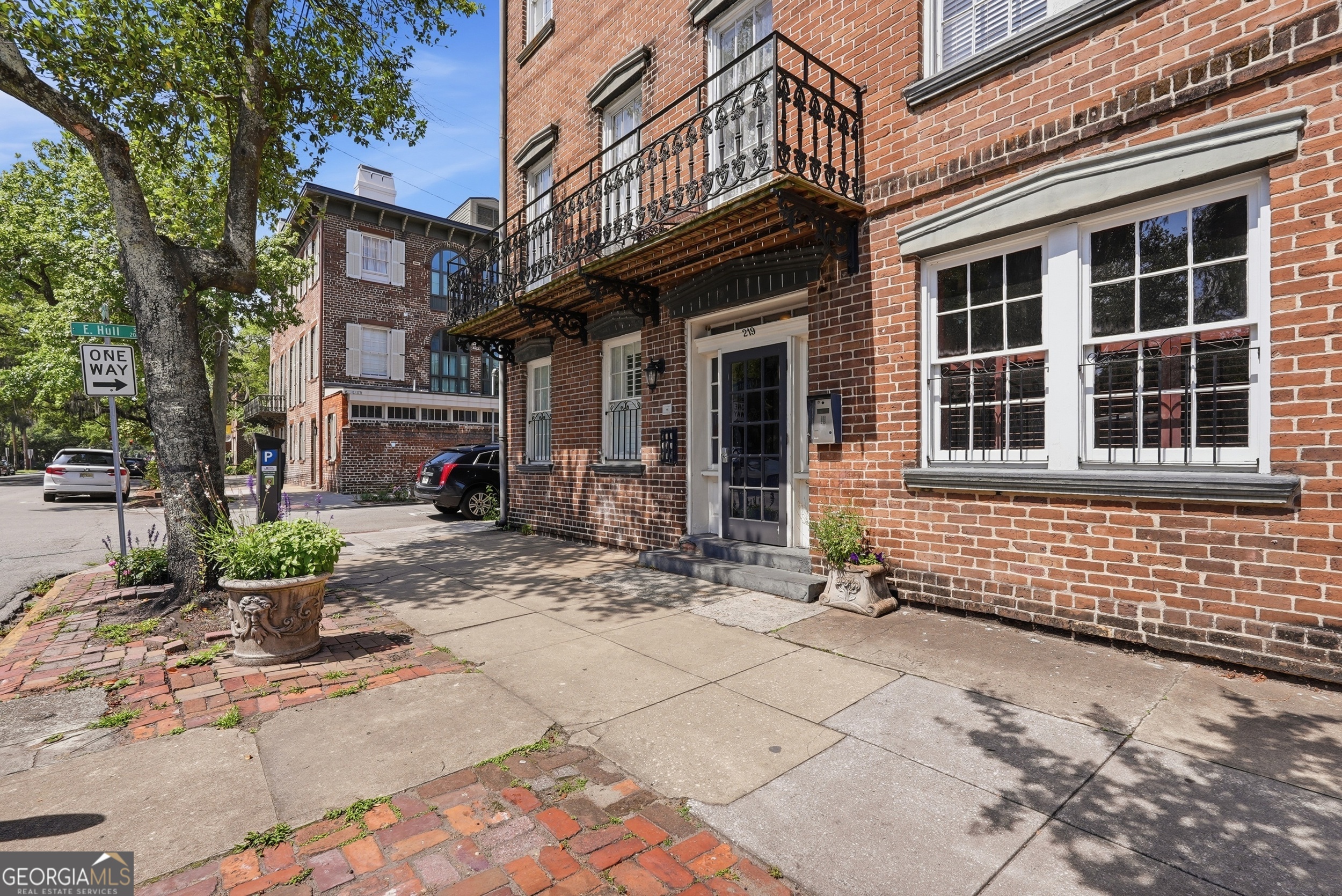 219 Abercorn Street Apt F3 Property Photo 1