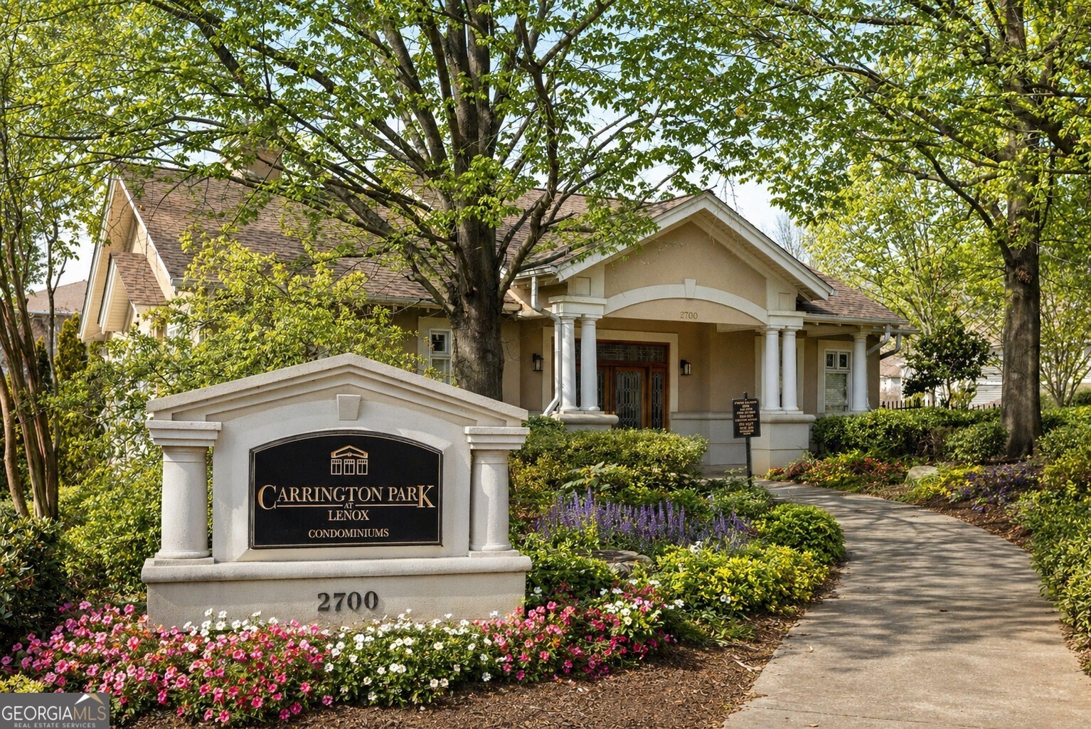 2700 Pine Tree Road Ne # 1317 Property Photo 2