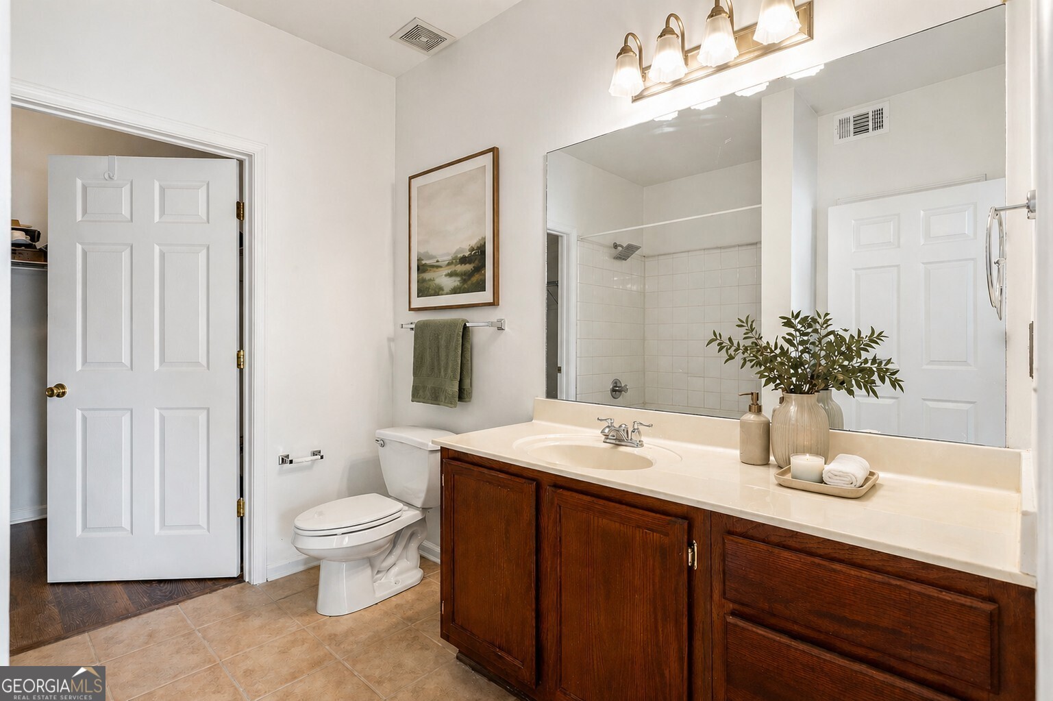 2700 Pine Tree Road Ne # 1317 Property Photo 8