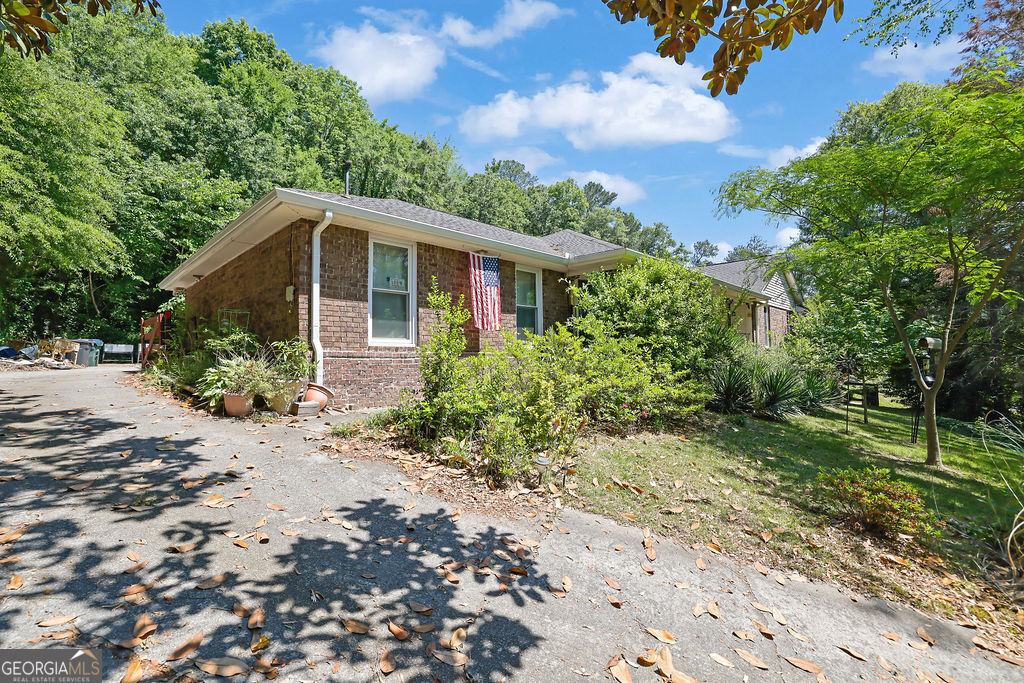 650 Riverside Road