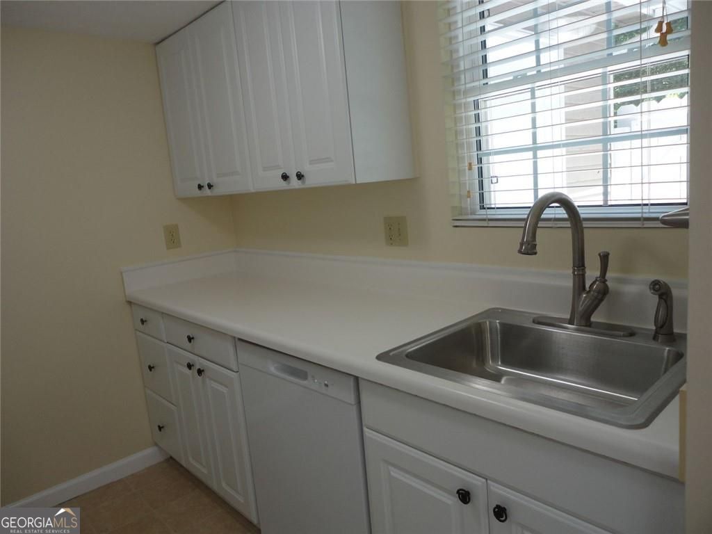 403 Northdale Court Property Photo 4