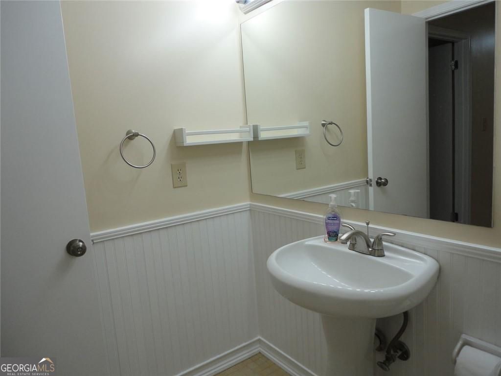 403 Northdale Court Property Photo 11