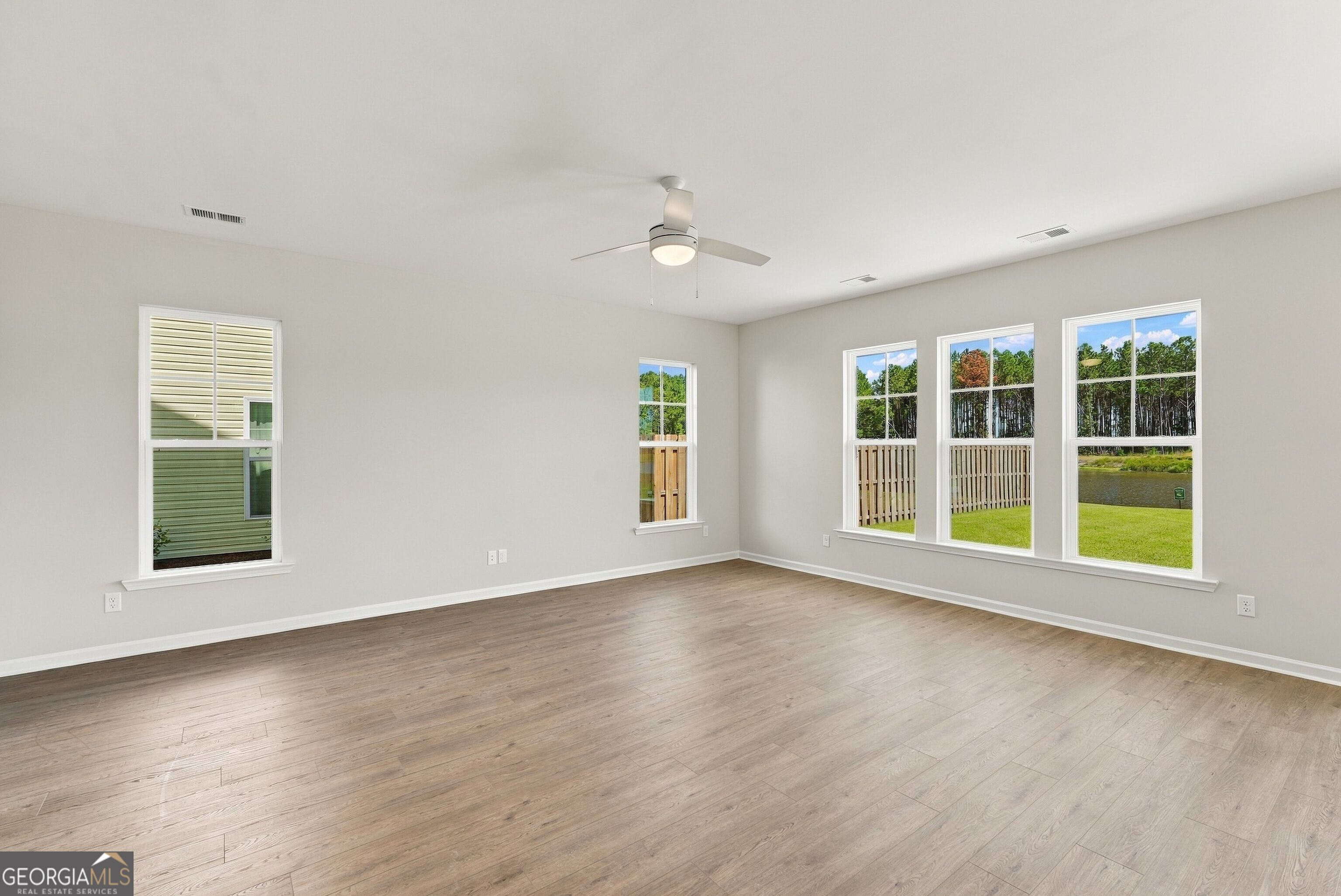 318 Creek Way Property Photo 10