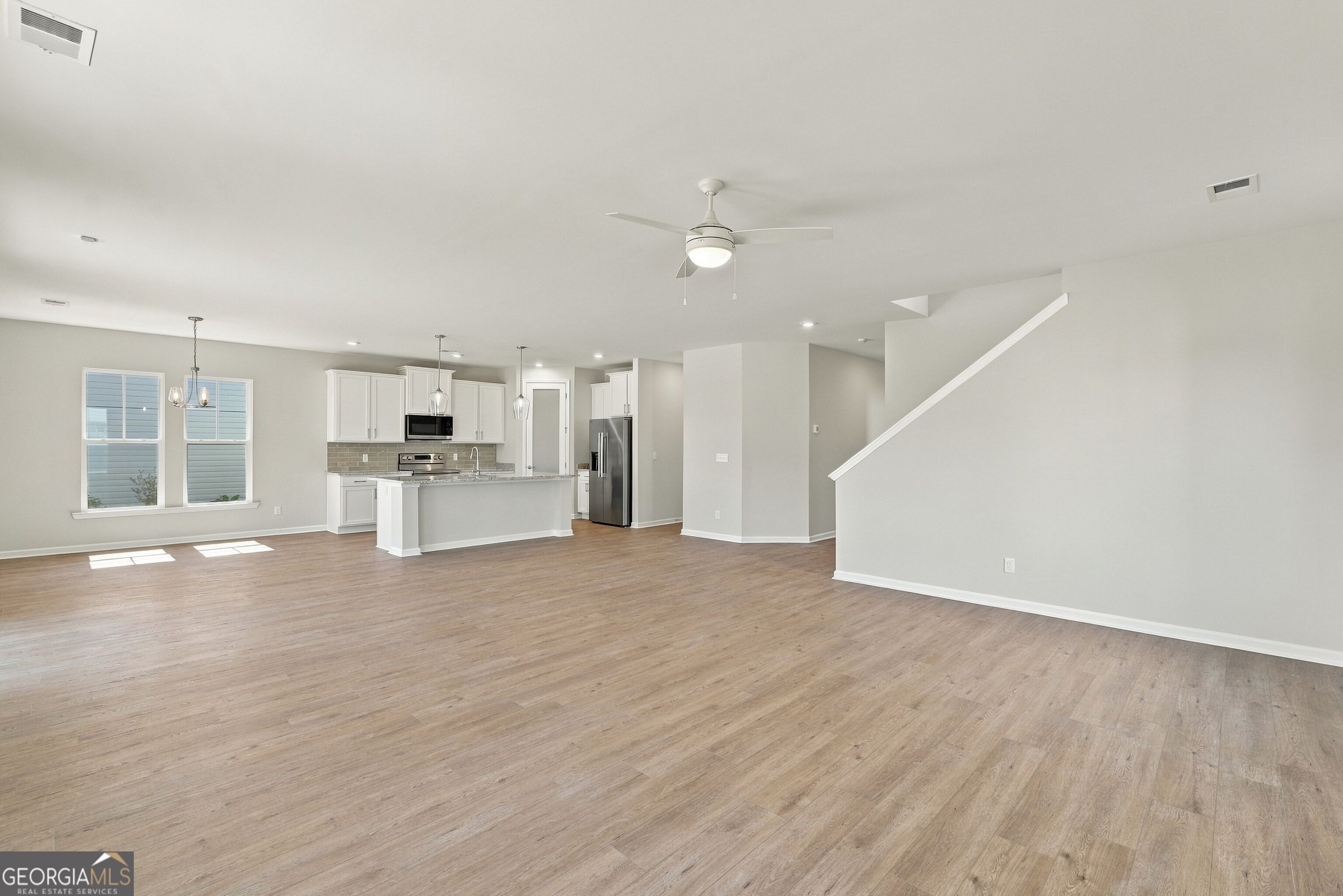 318 Creek Way Property Photo 11