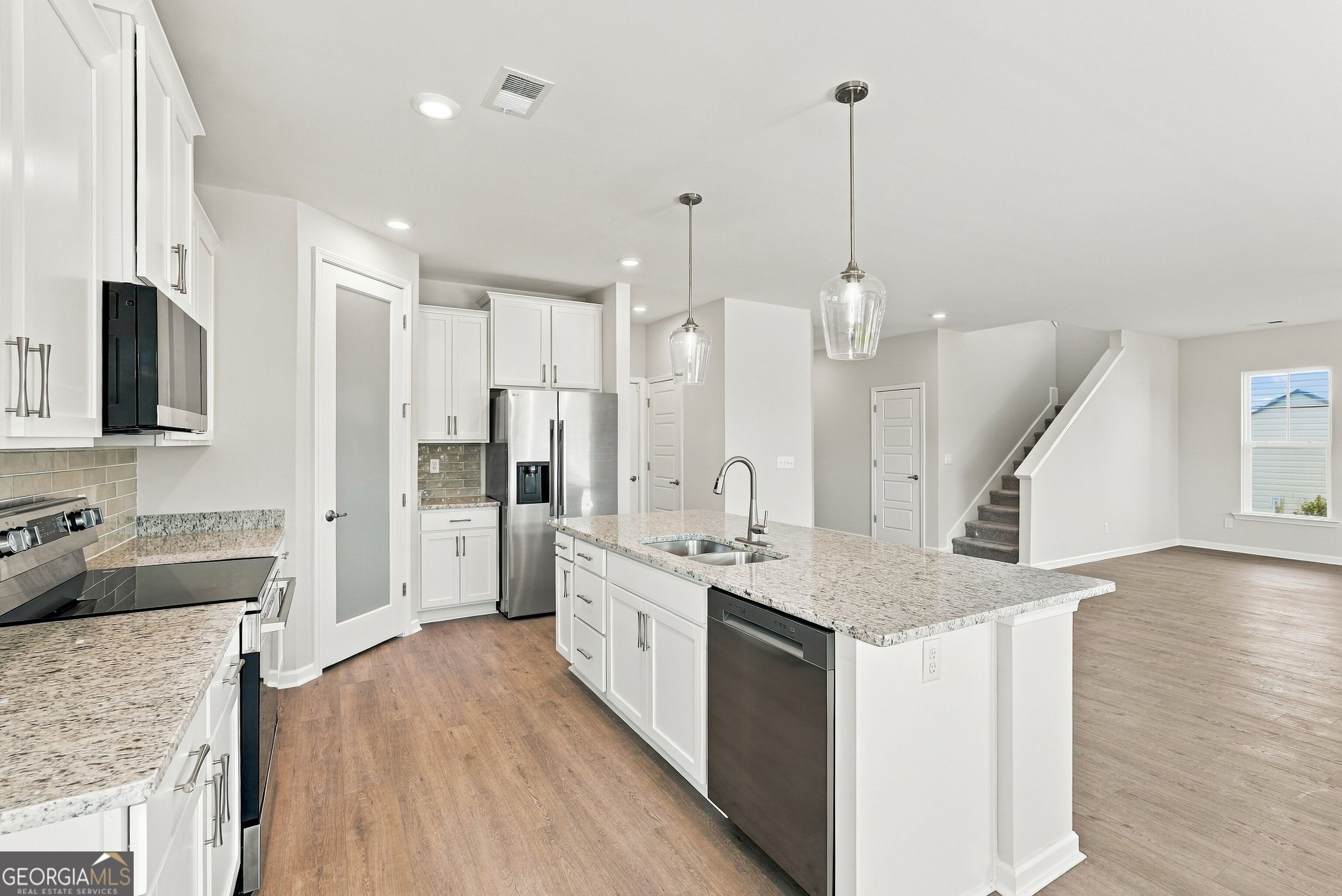 318 Creek Way Property Photo 14