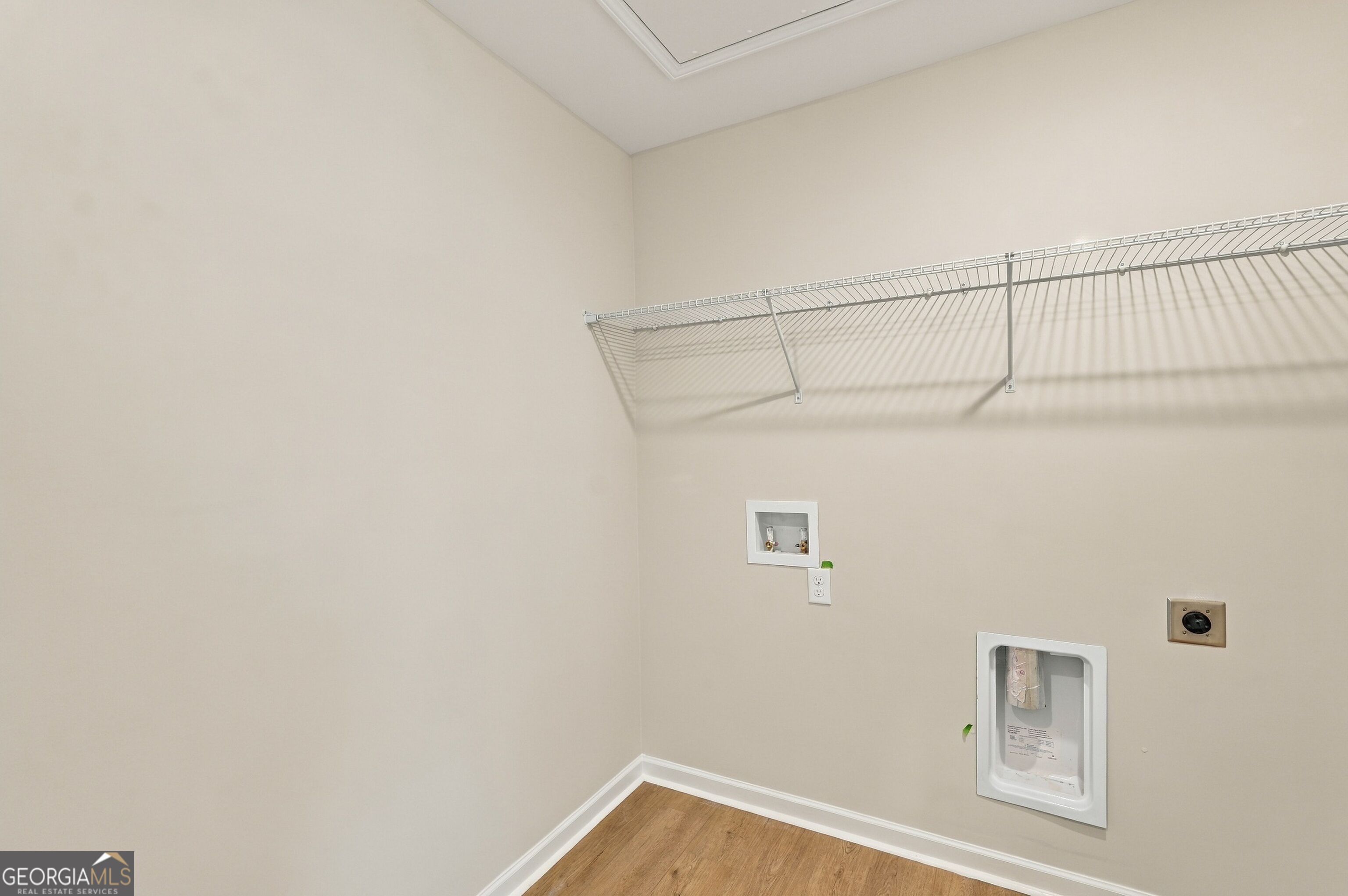 318 Creek Way Property Photo 27