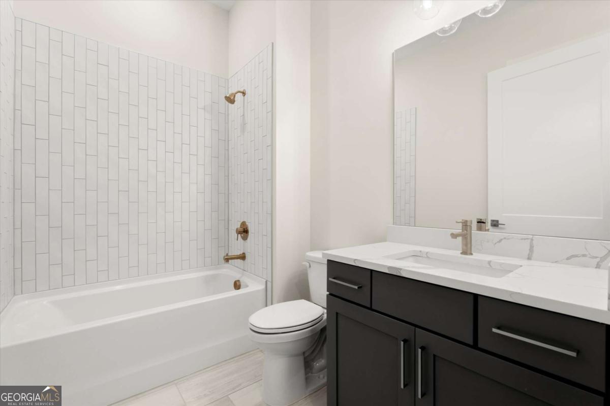 3547 Cedarvale Court Property Photo 8