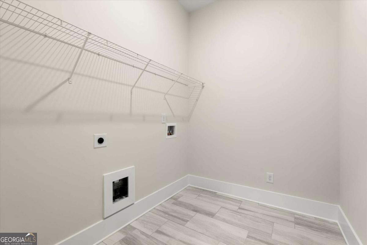 3547 Cedarvale Court Property Photo 11