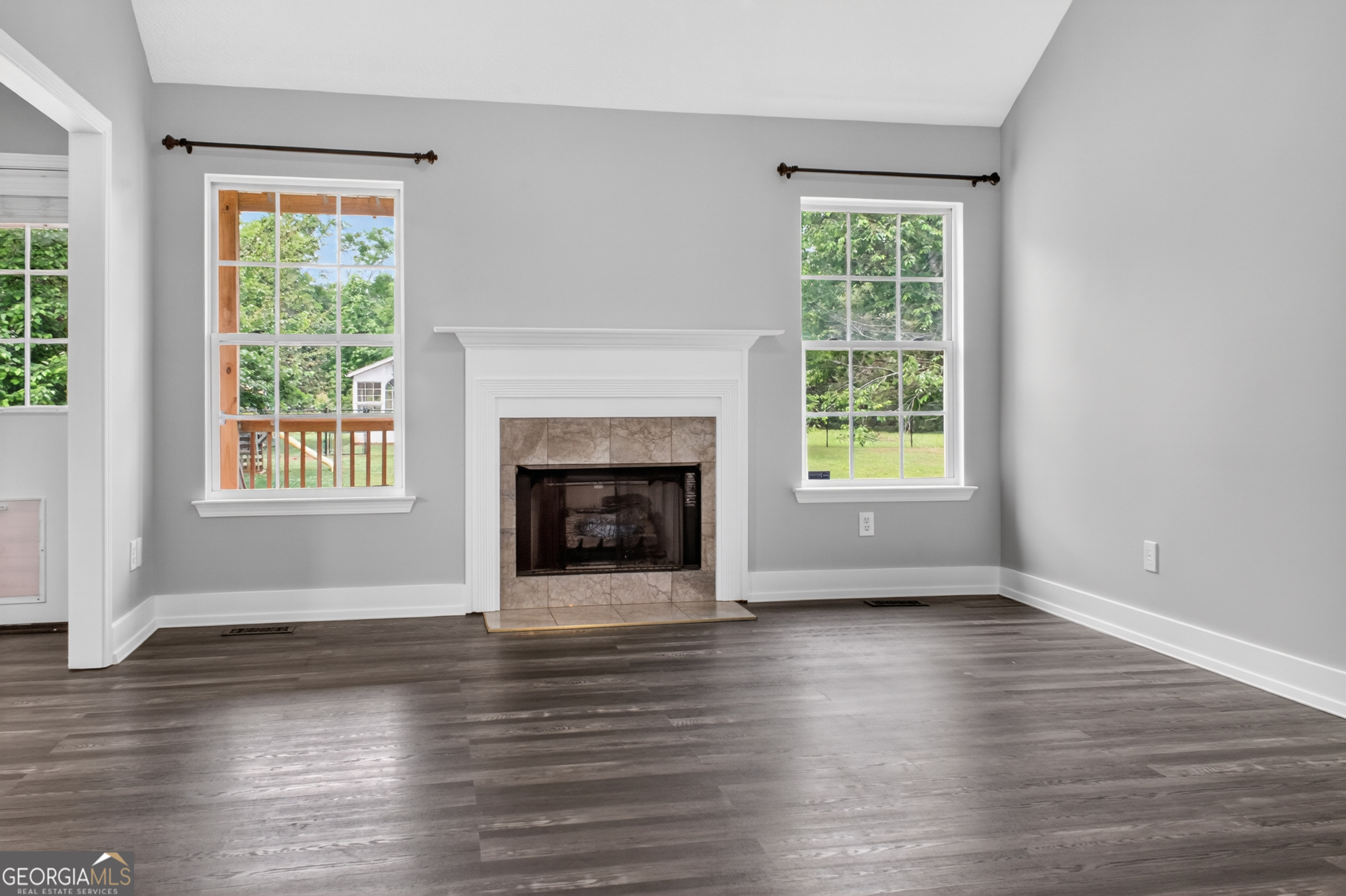 9 Ferry Crossing Drive Se Property Photo 3