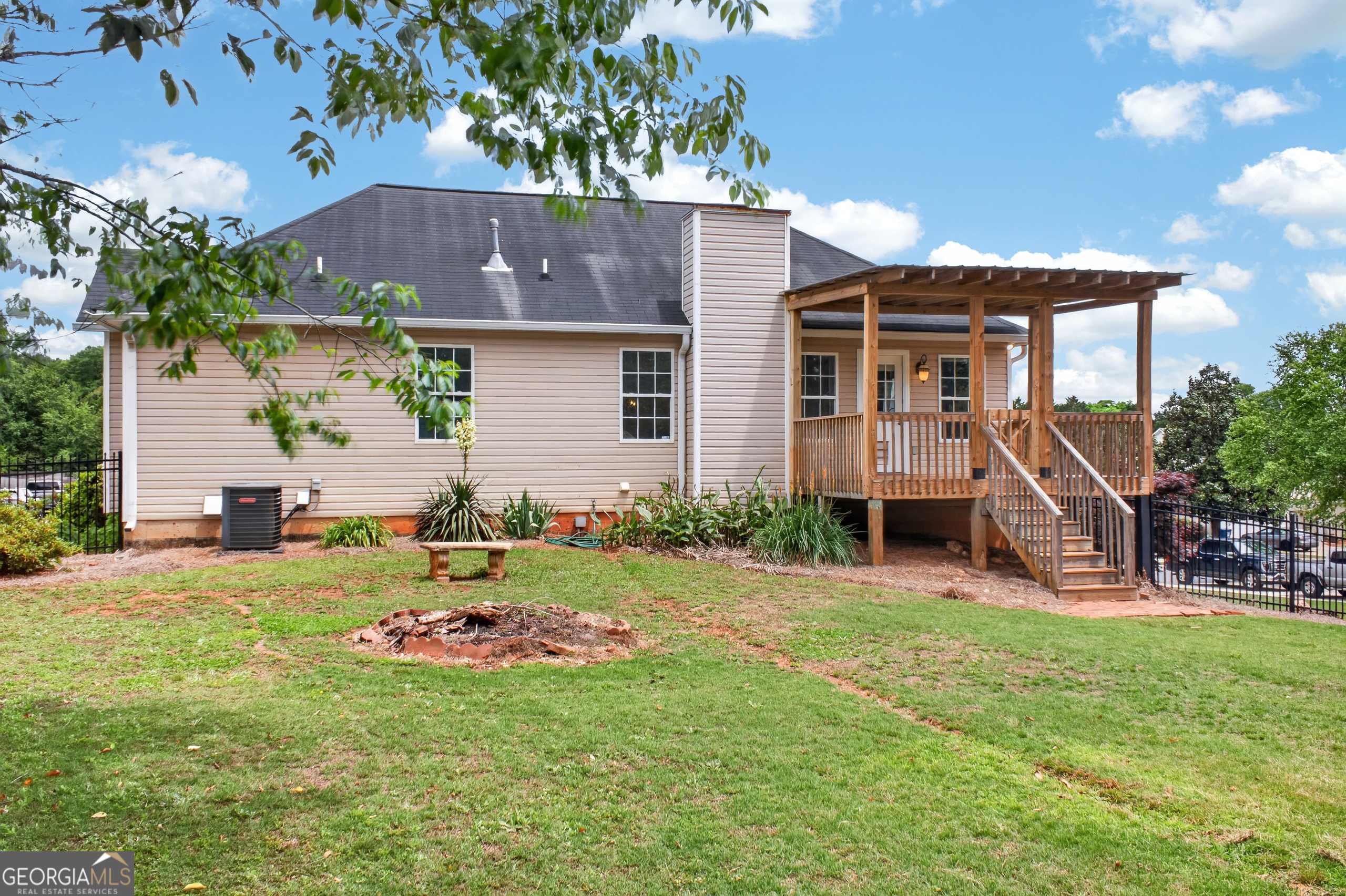 9 Ferry Crossing Drive Se Property Photo 9