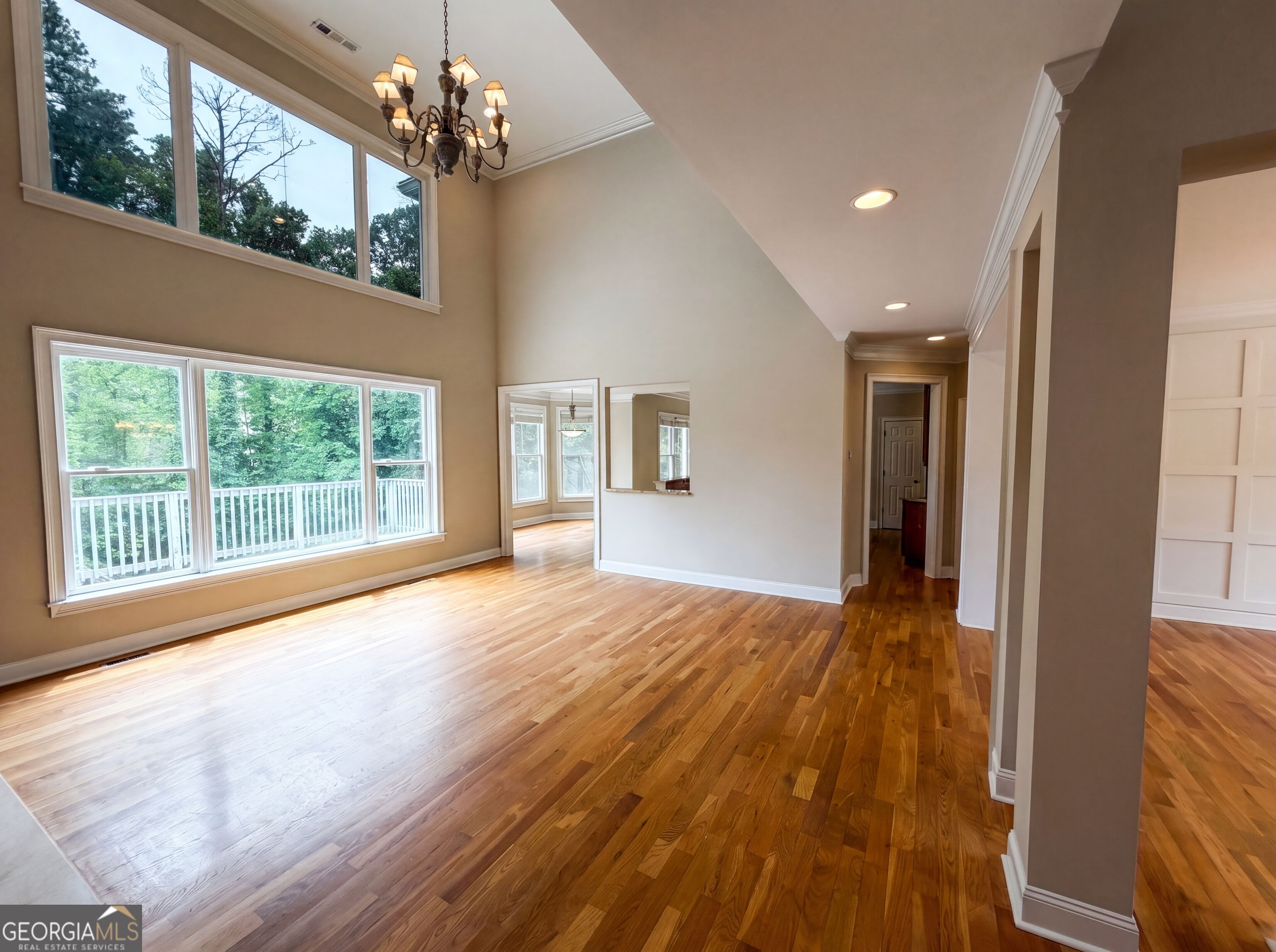 4710 Roswell Road Property Photo 5