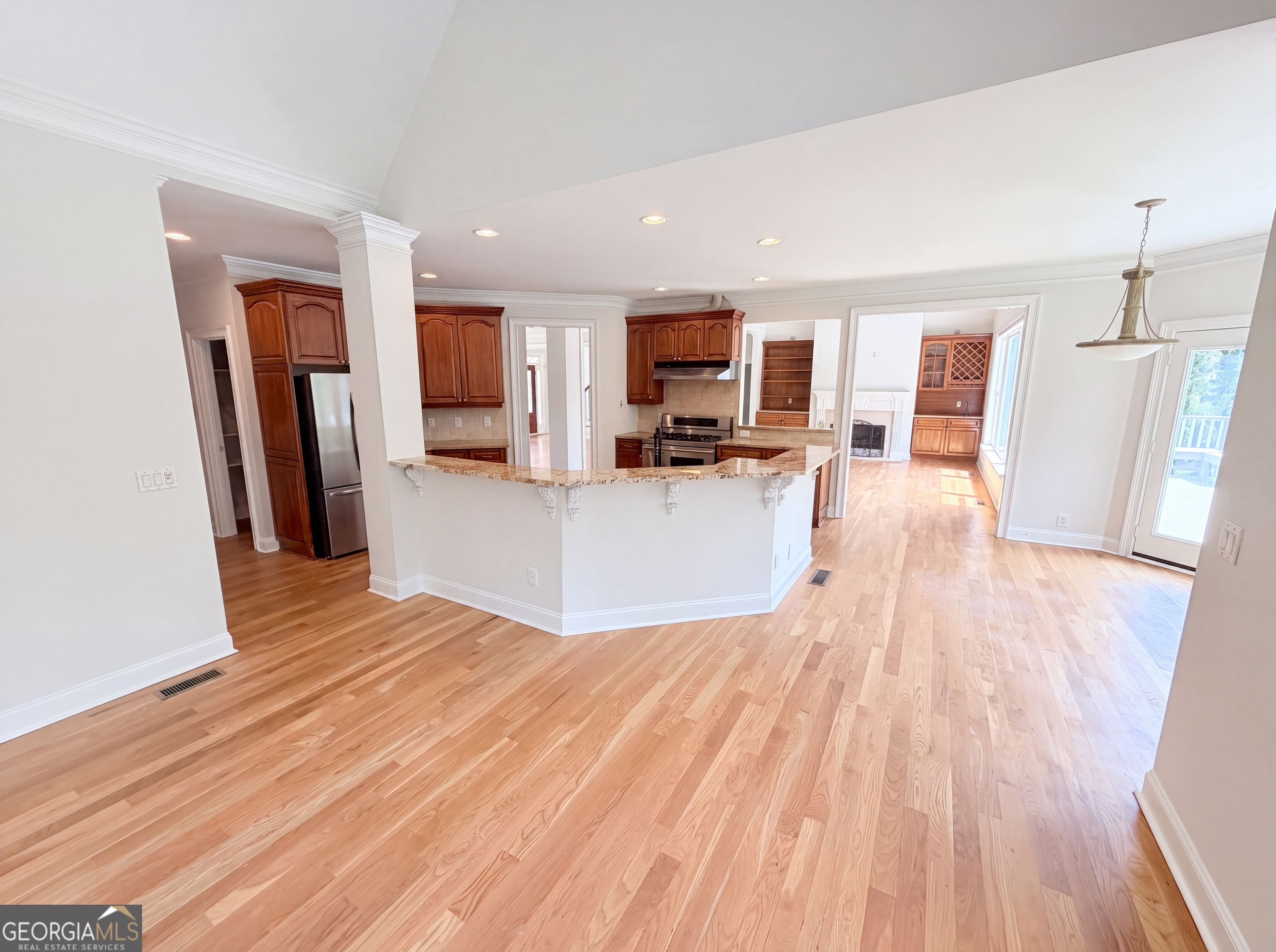4710 Roswell Road Property Photo 14