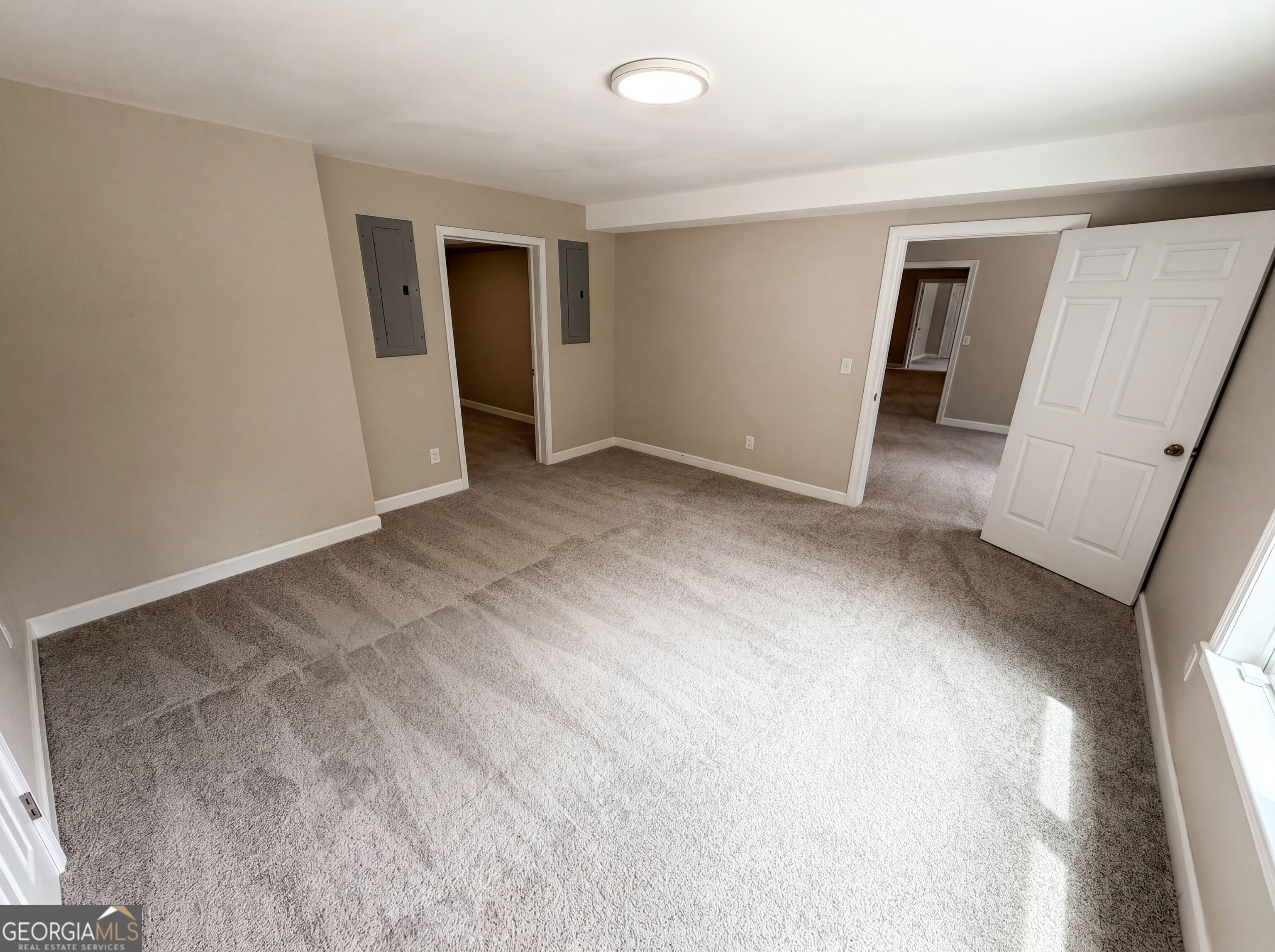 4710 Roswell Road Property Photo 17
