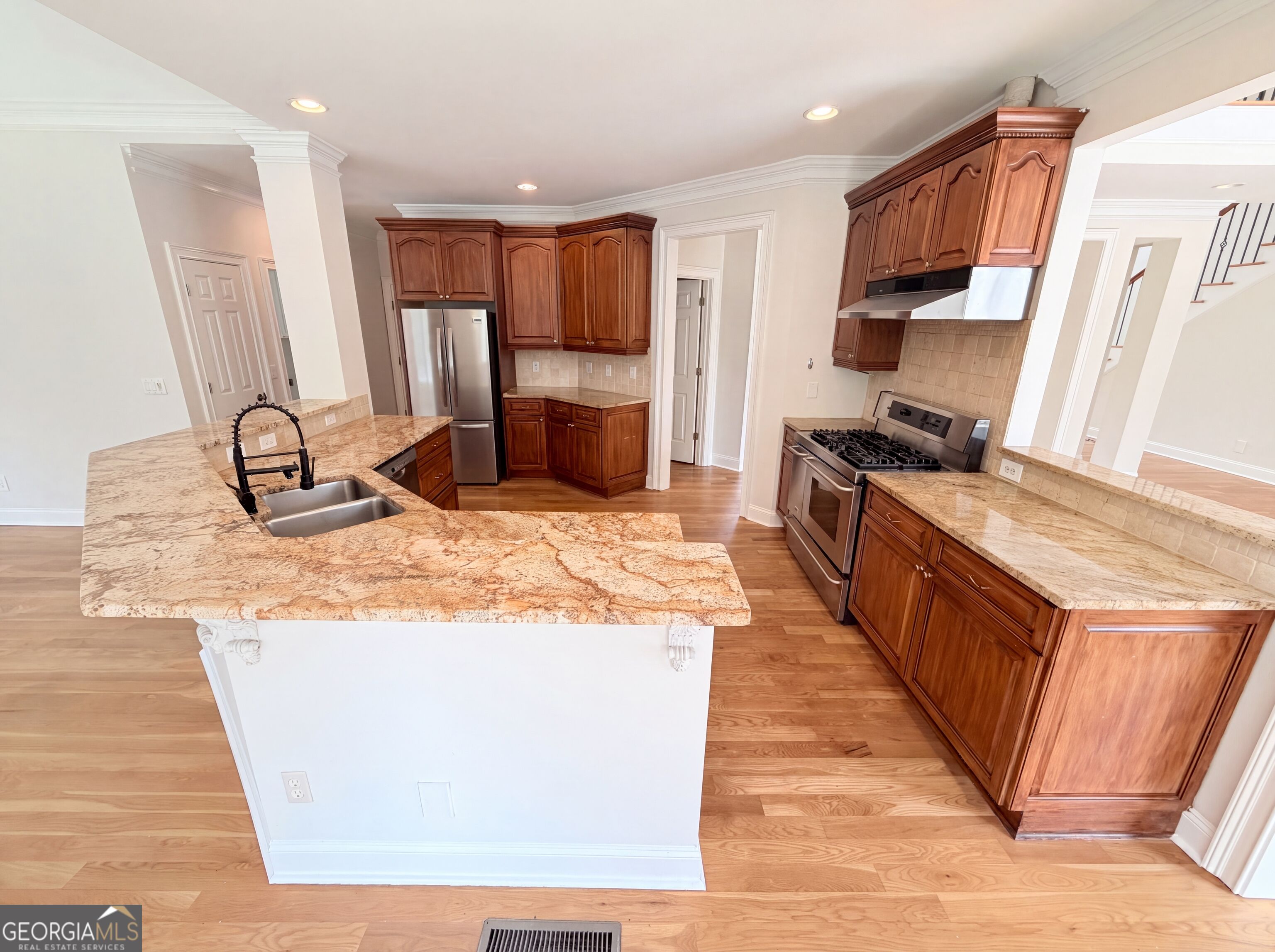 4710 Roswell Road Property Photo 18