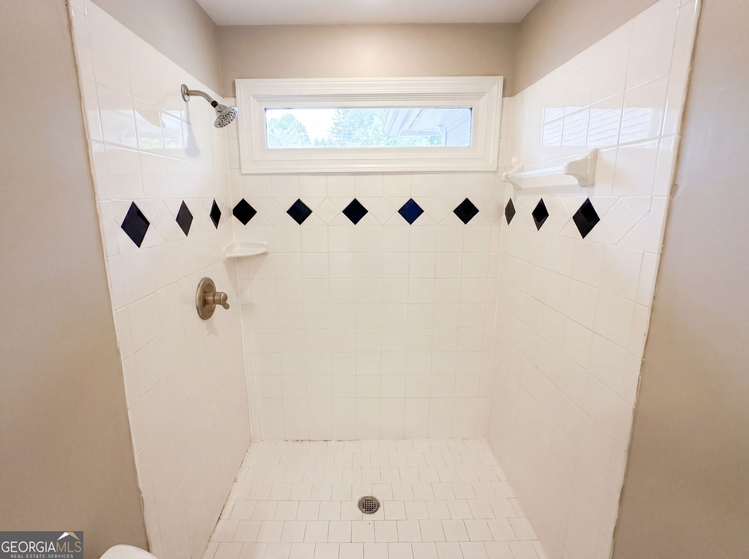 4710 Roswell Road Property Photo 34