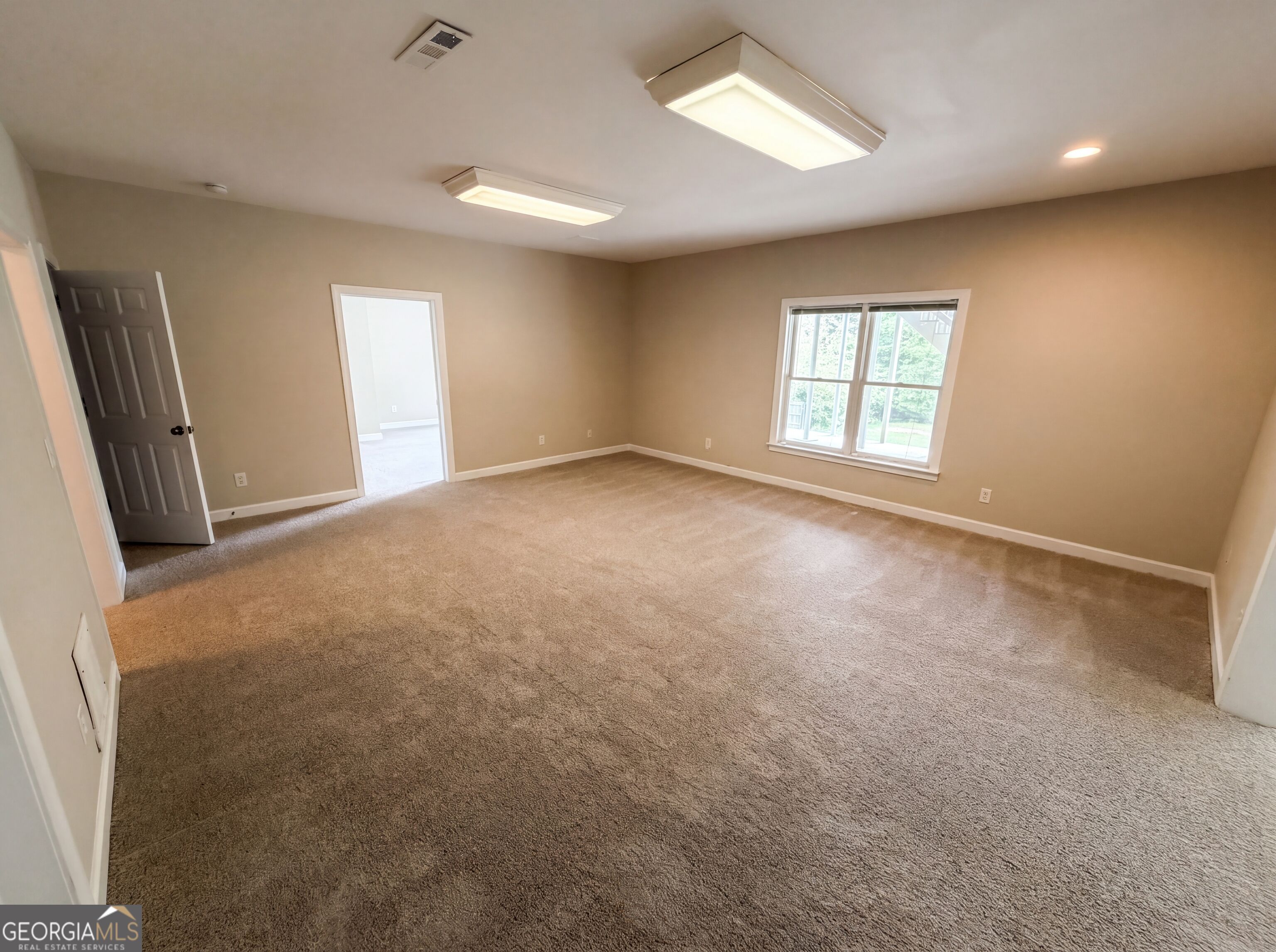 4710 Roswell Road Property Photo 37