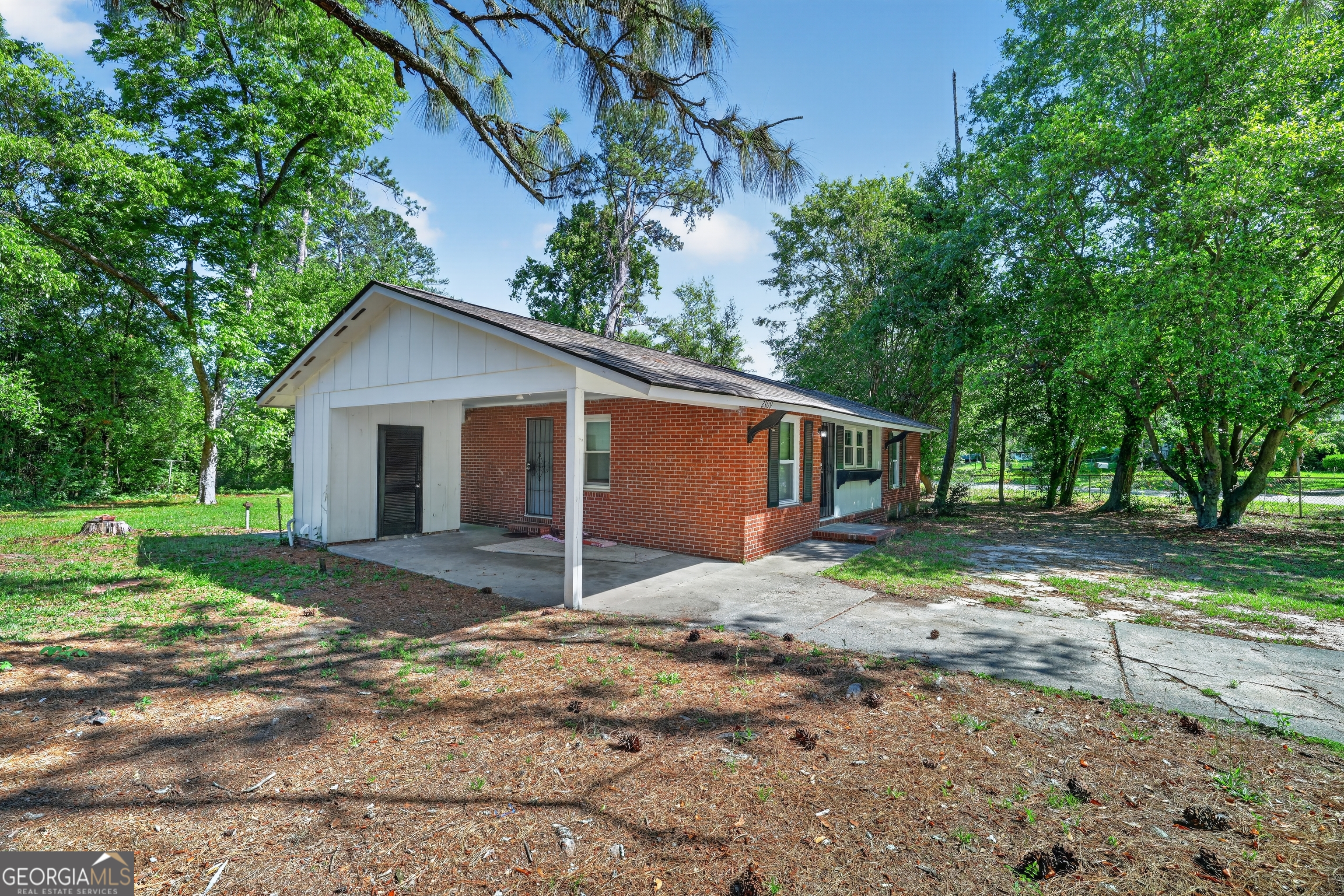 2309 Sumac Drive Property Photo 2