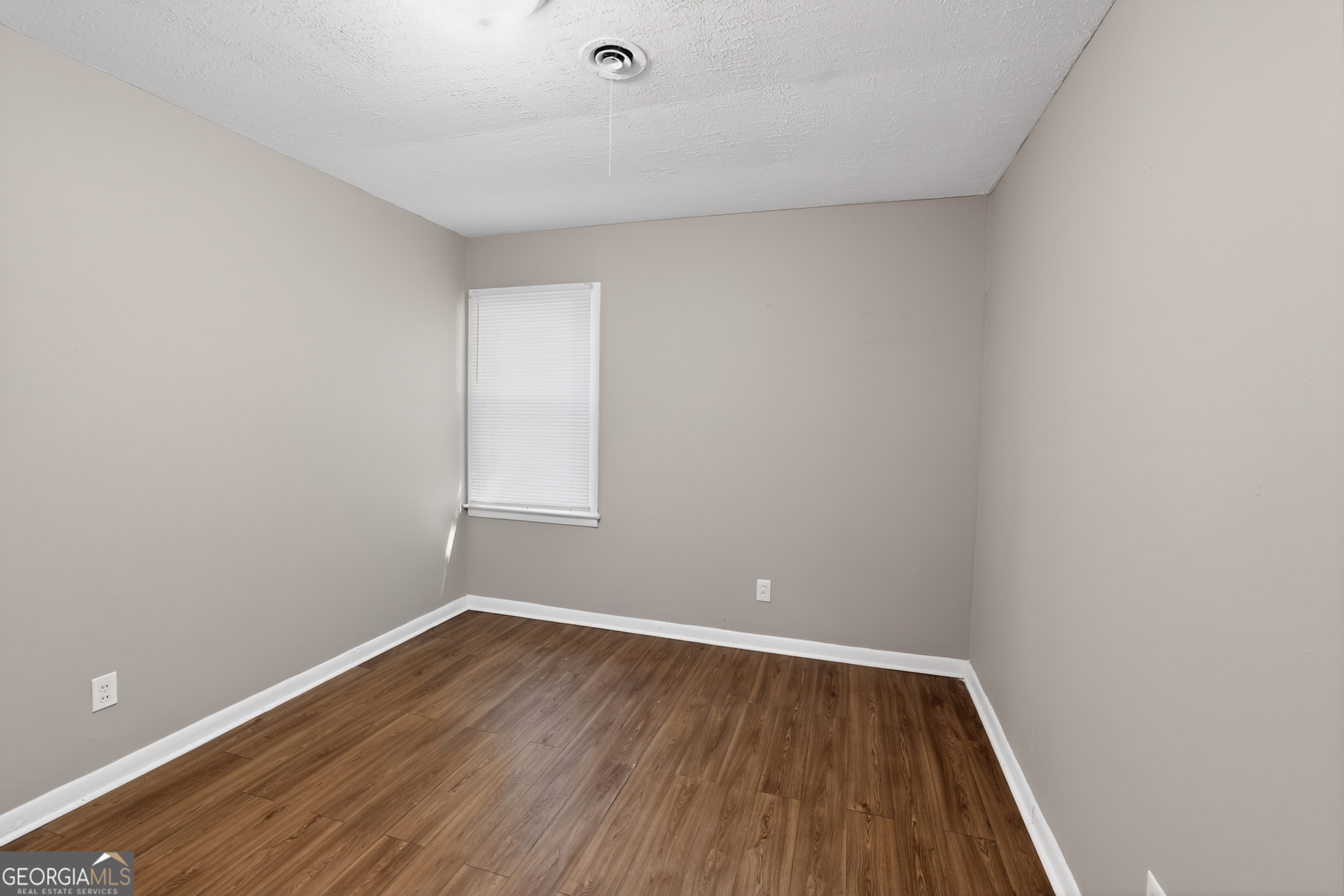 2309 Sumac Drive Property Photo 8