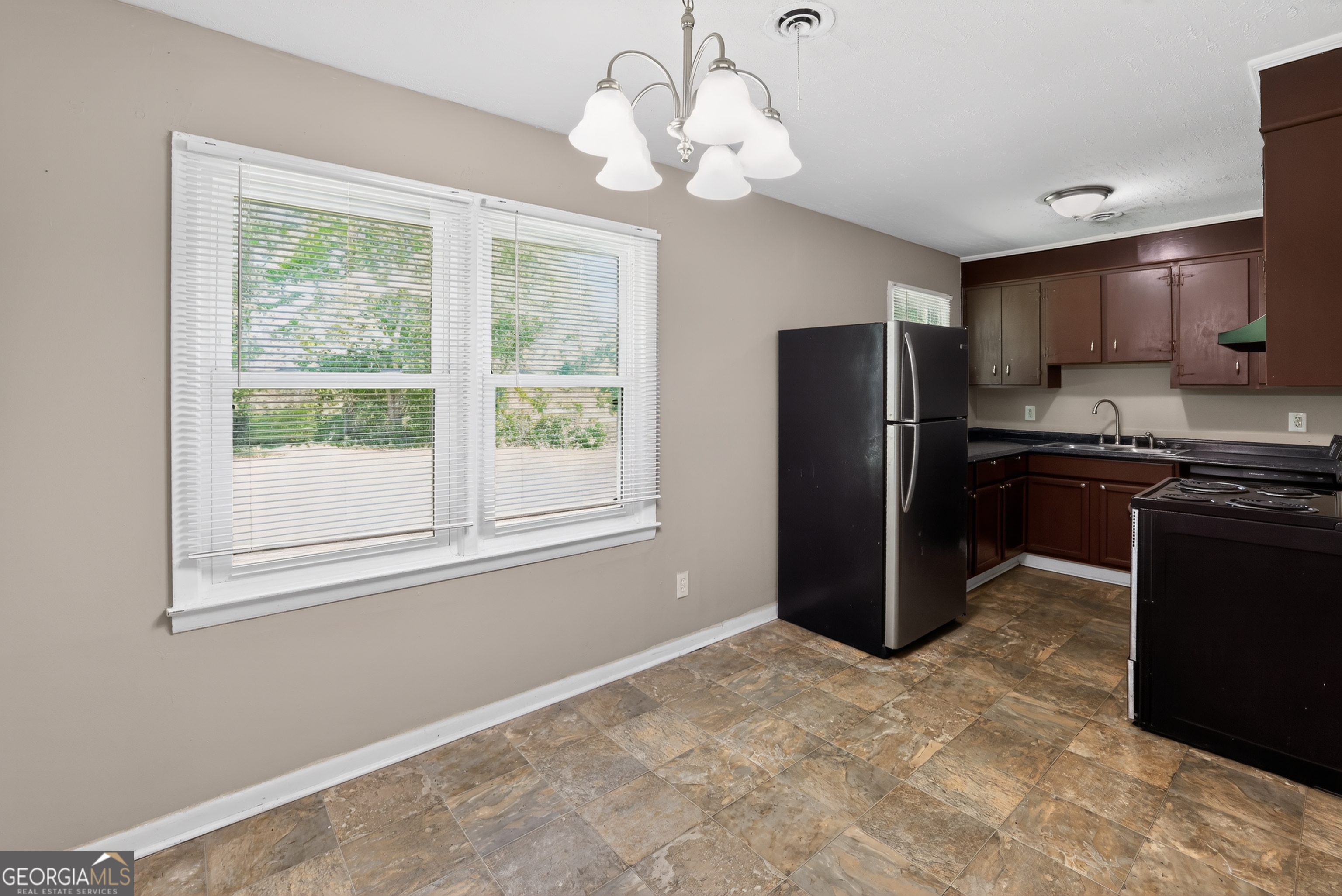 2309 Sumac Drive Property Photo 14