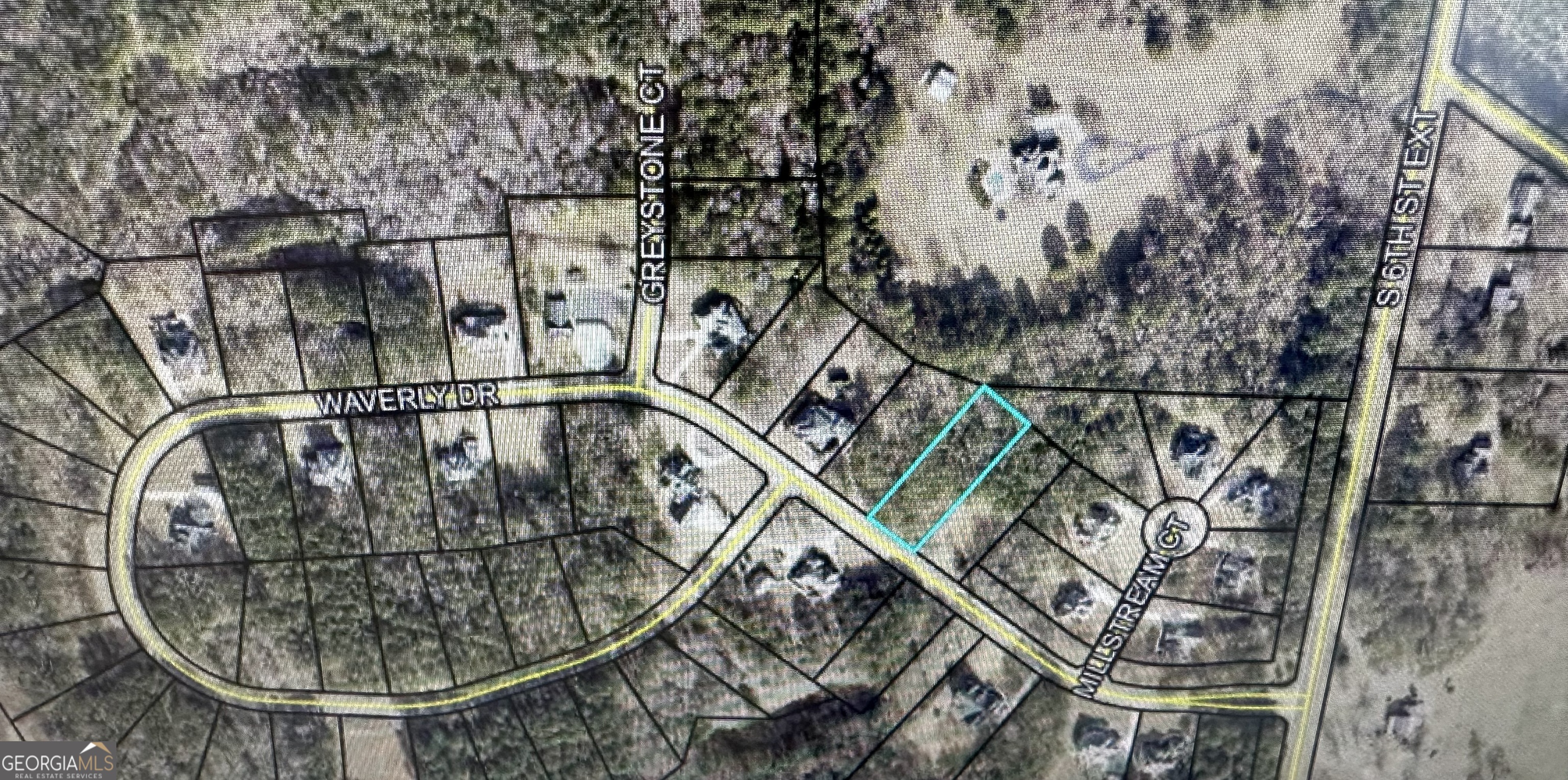 1011 Waverly Drive Property Photo 2