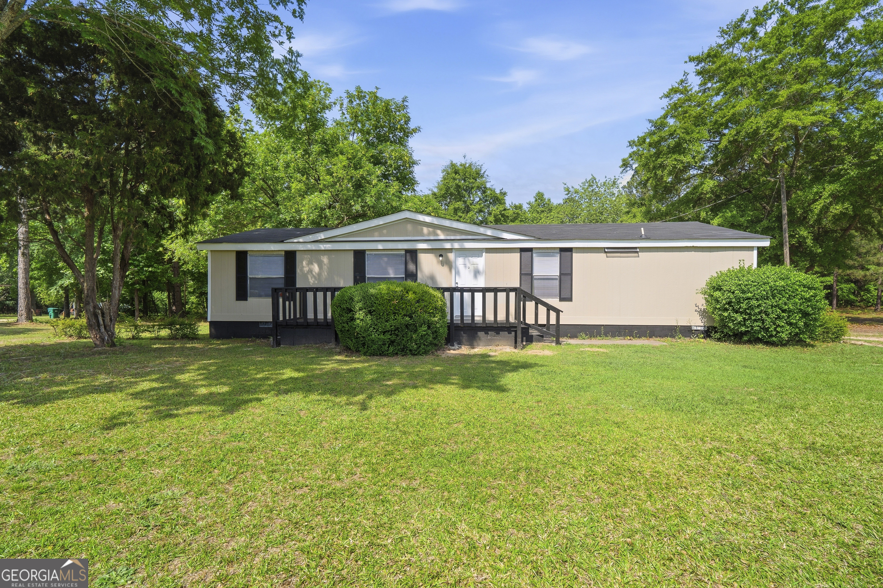 114 Lovers Lane NE
