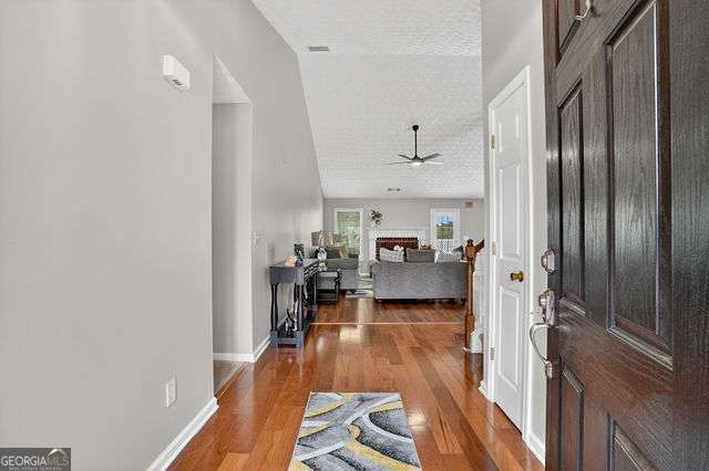 2270 Taylor Pointe Way Property Photo 5