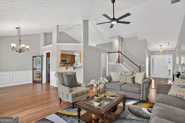 2270 Taylor Pointe Way Property Photo 8