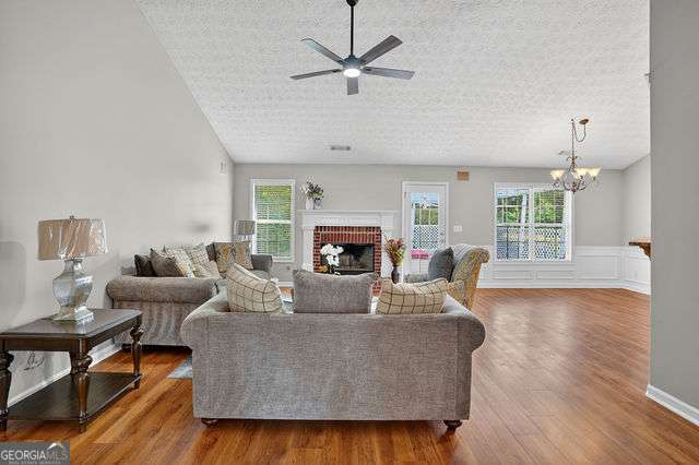 2270 Taylor Pointe Way Property Photo 9