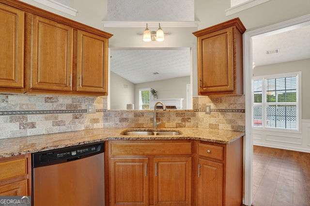 2270 Taylor Pointe Way Property Photo 17