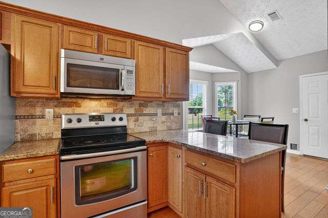 2270 Taylor Pointe Way Property Photo 18