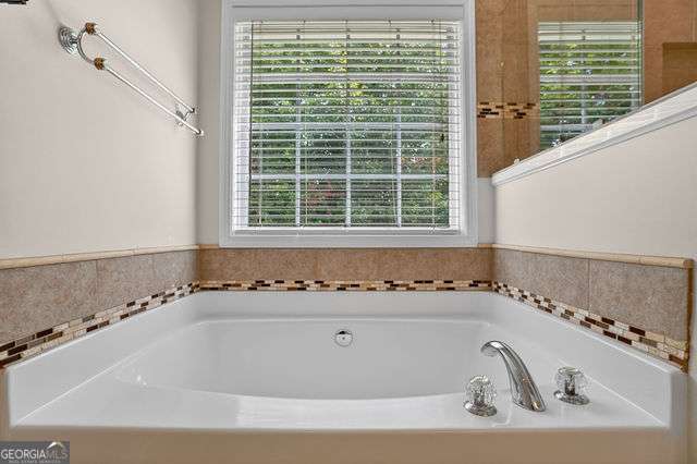 2270 Taylor Pointe Way Property Photo 24