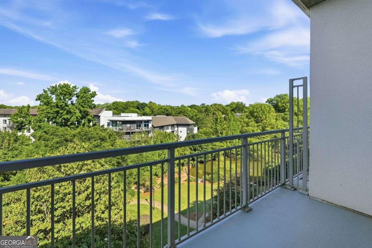 245 N Highland Avenue Ne # 402 Property Photo 16