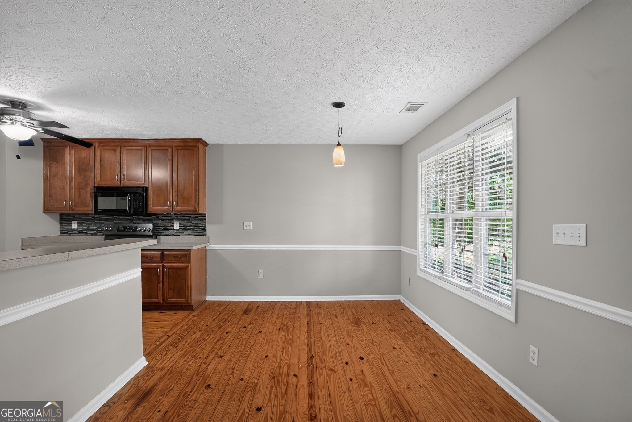 102 Ruby Way Property Photo 11