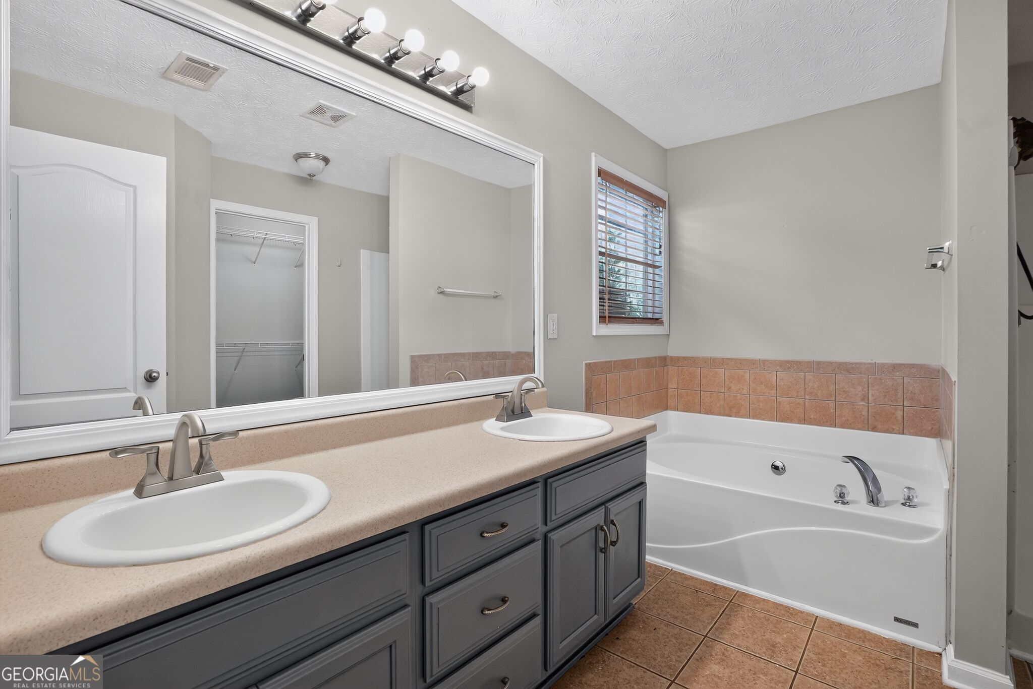 102 Ruby Way Property Photo 19