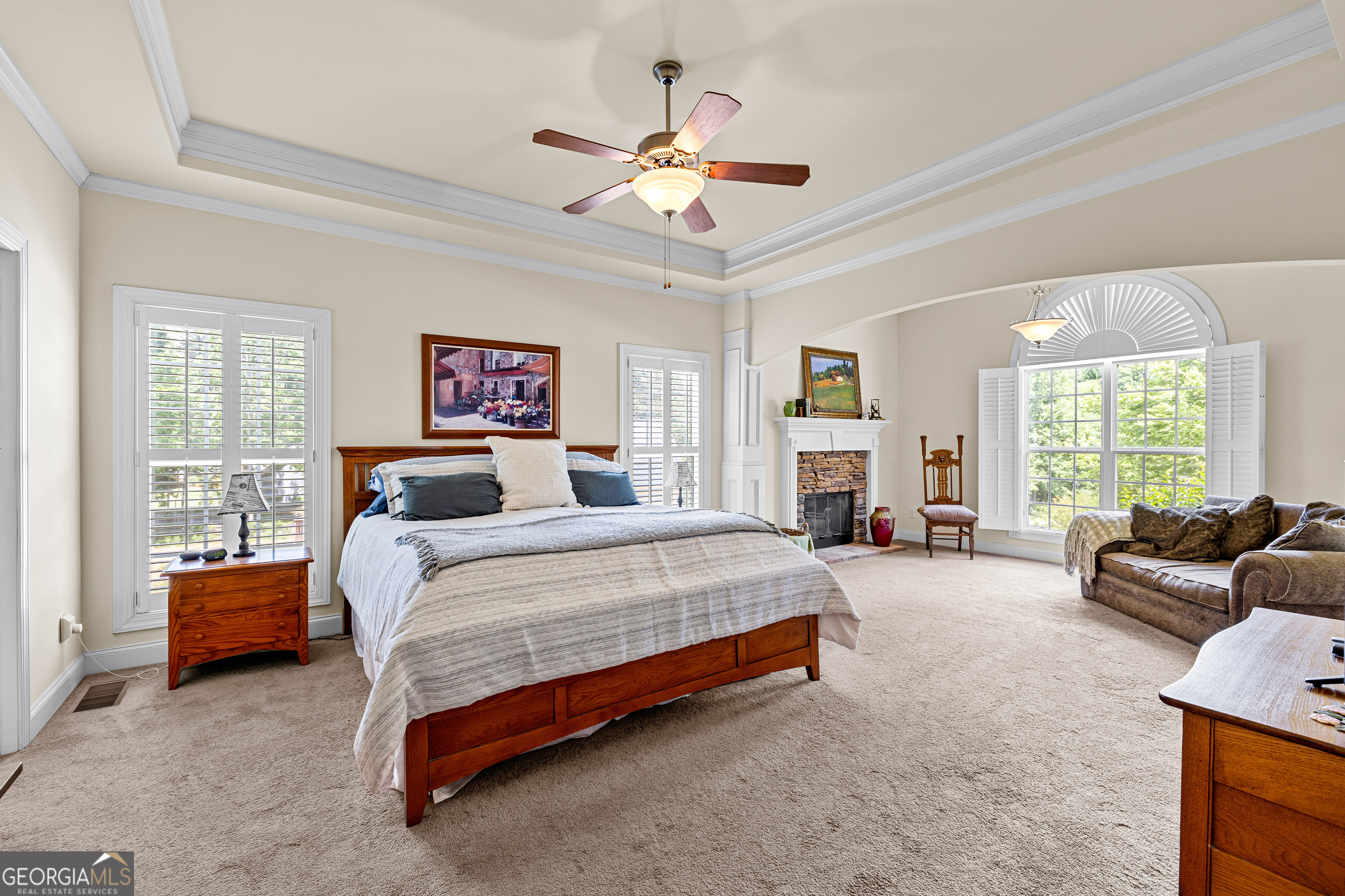 90 Westwind Drive Property Photo 4