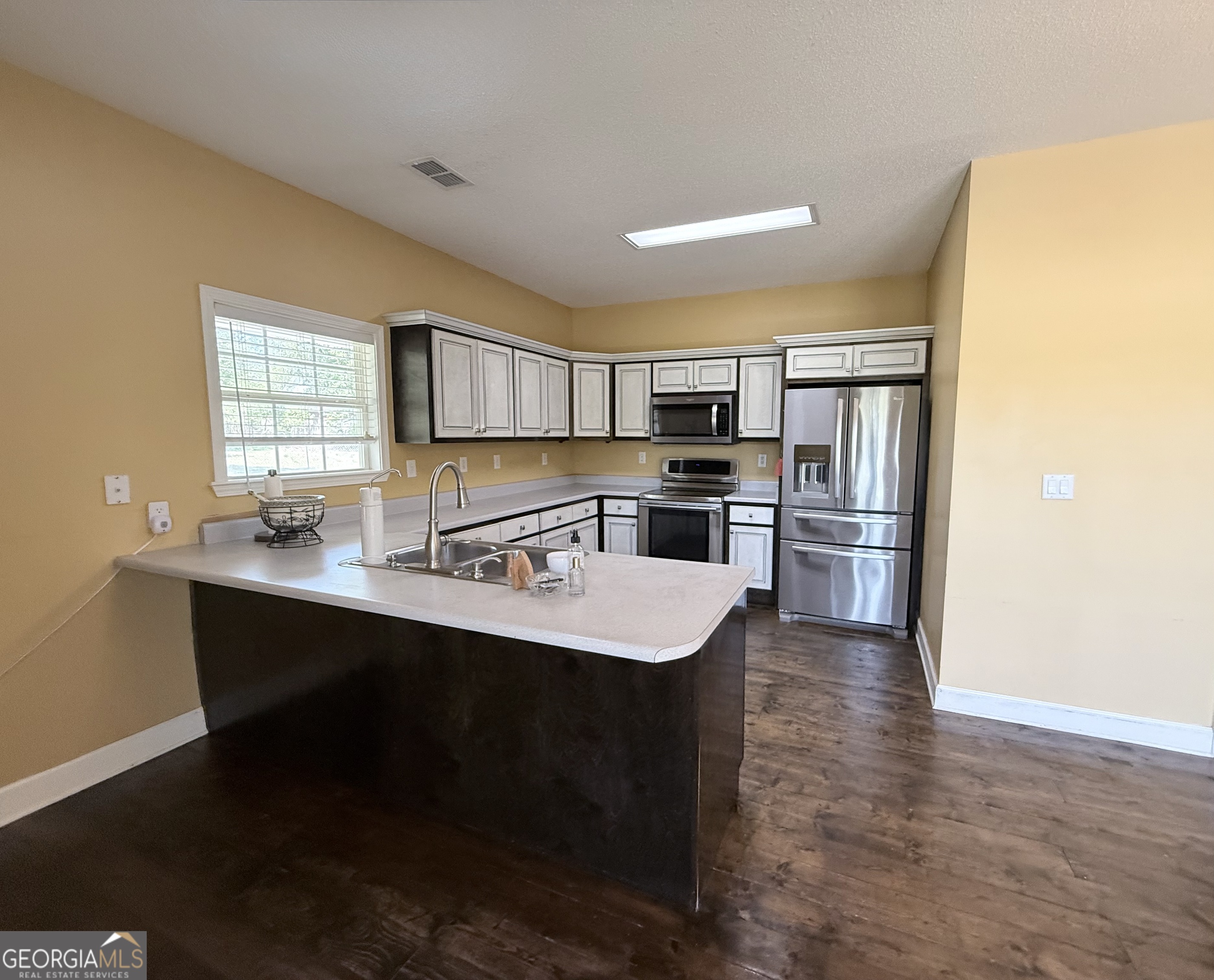 573 Bostwick Circle Property Photo 4