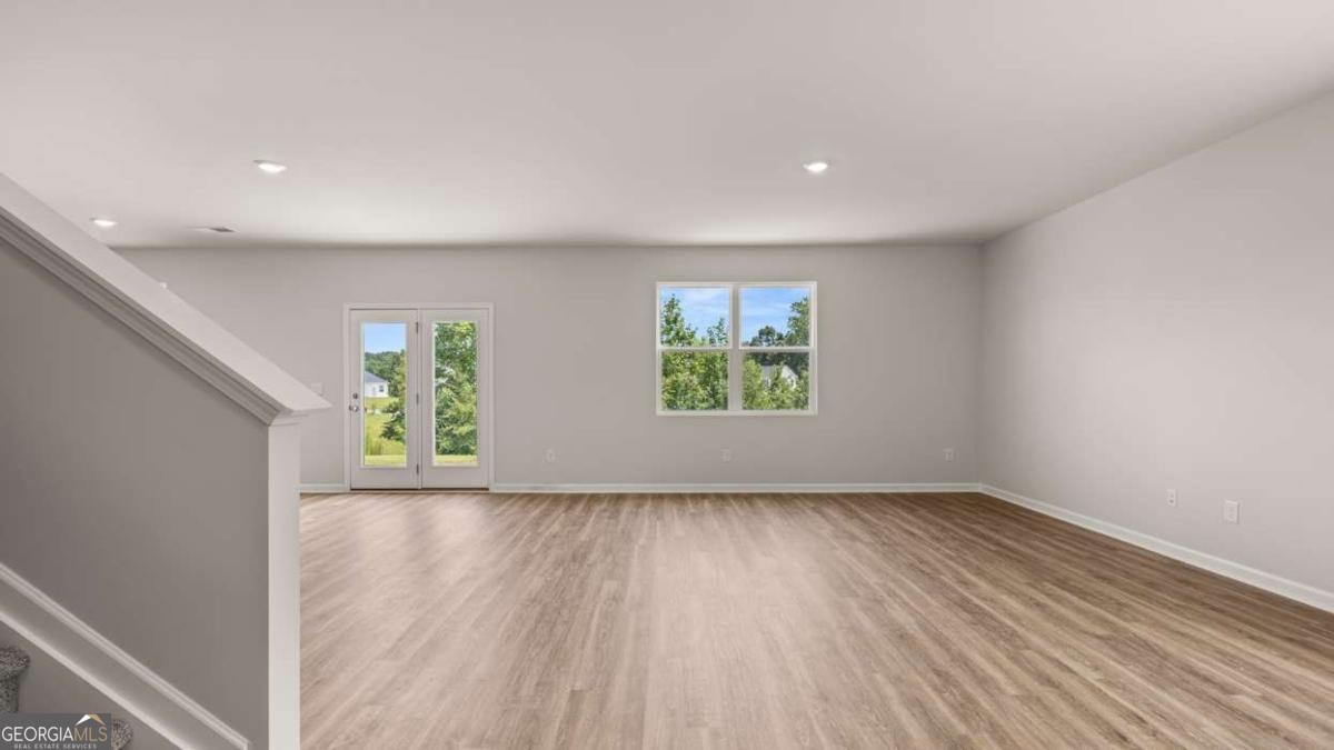 100 White Spruce Way Property Photo 10