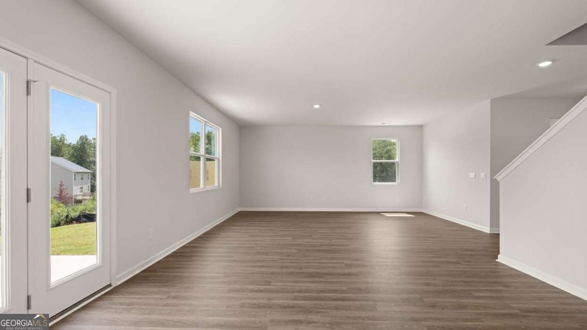 100 White Spruce Way Property Photo 11