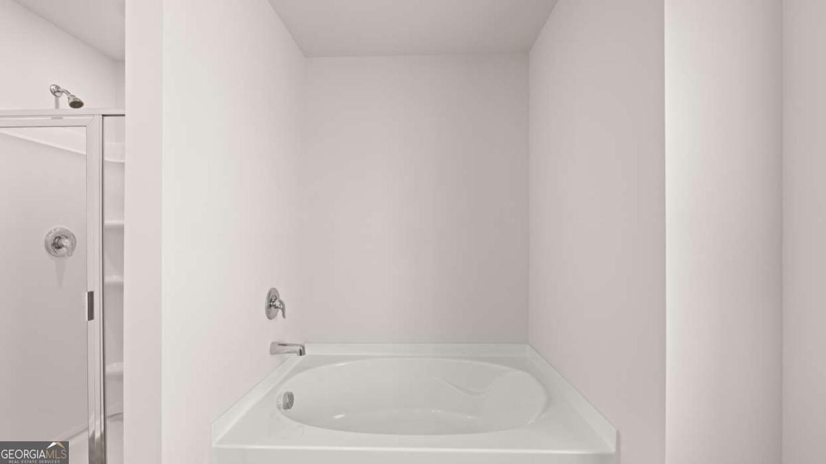 100 White Spruce Way Property Photo 22