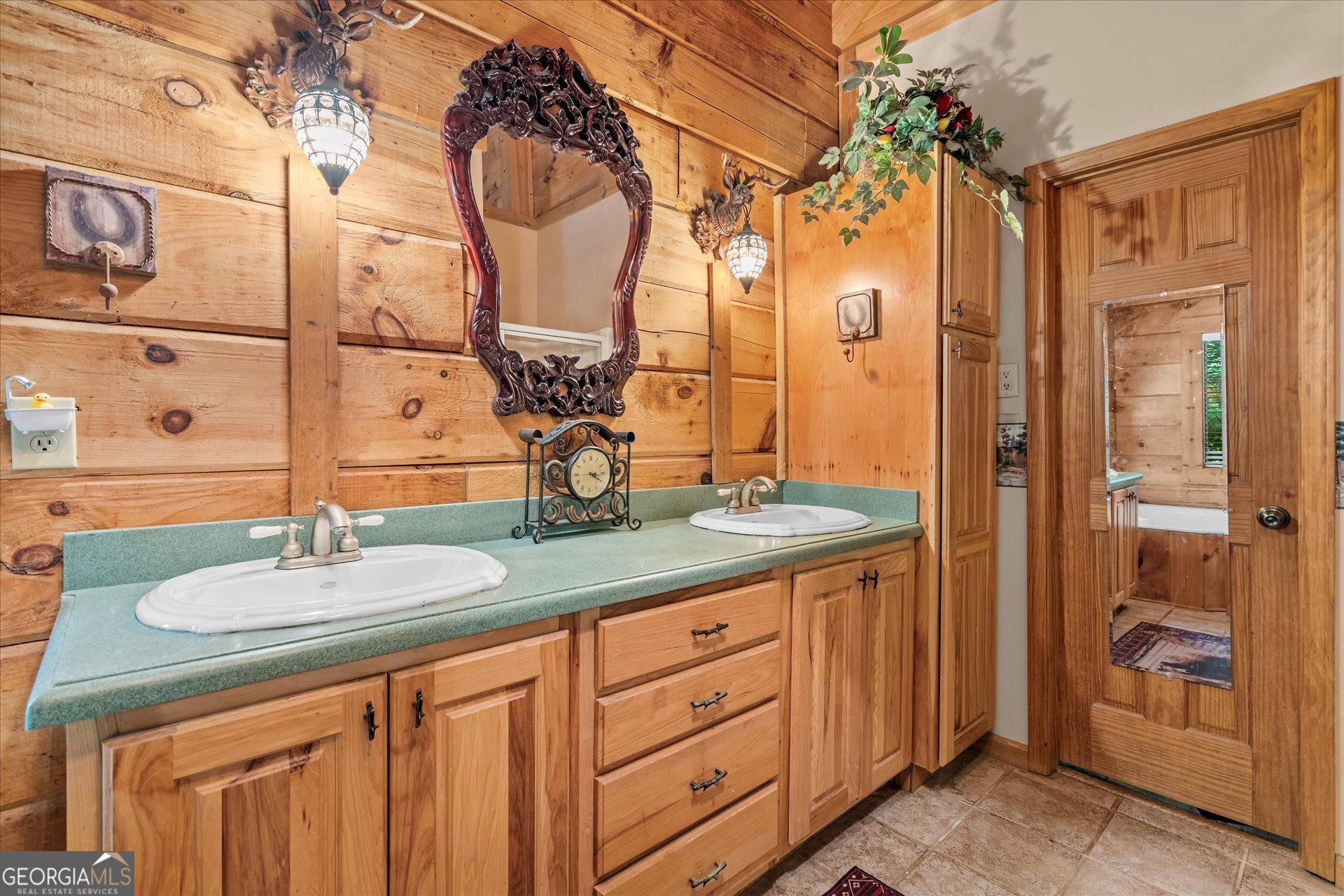4930 Post Road Property Photo 25