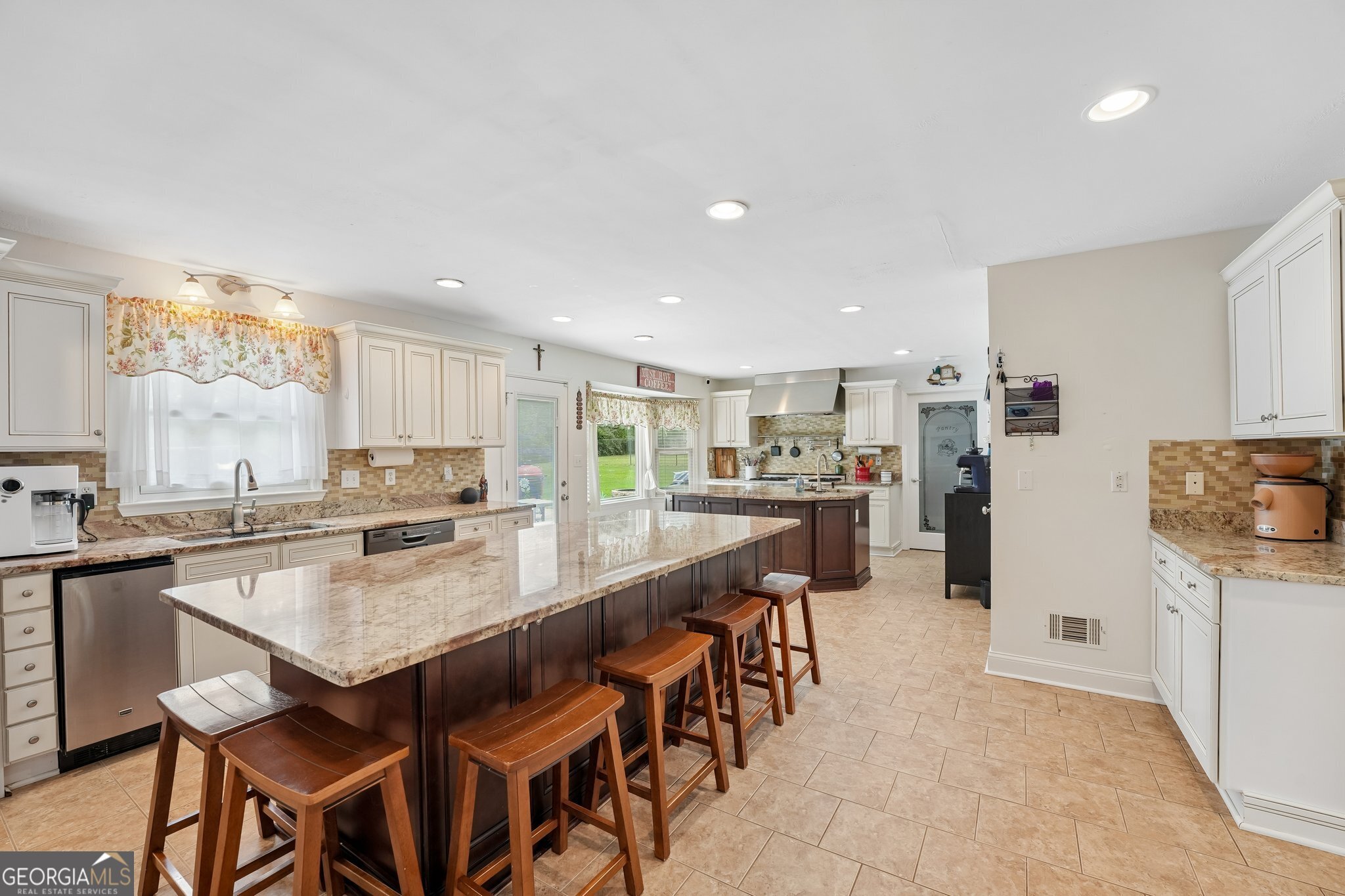 378 Clyde Court Property Photo 15