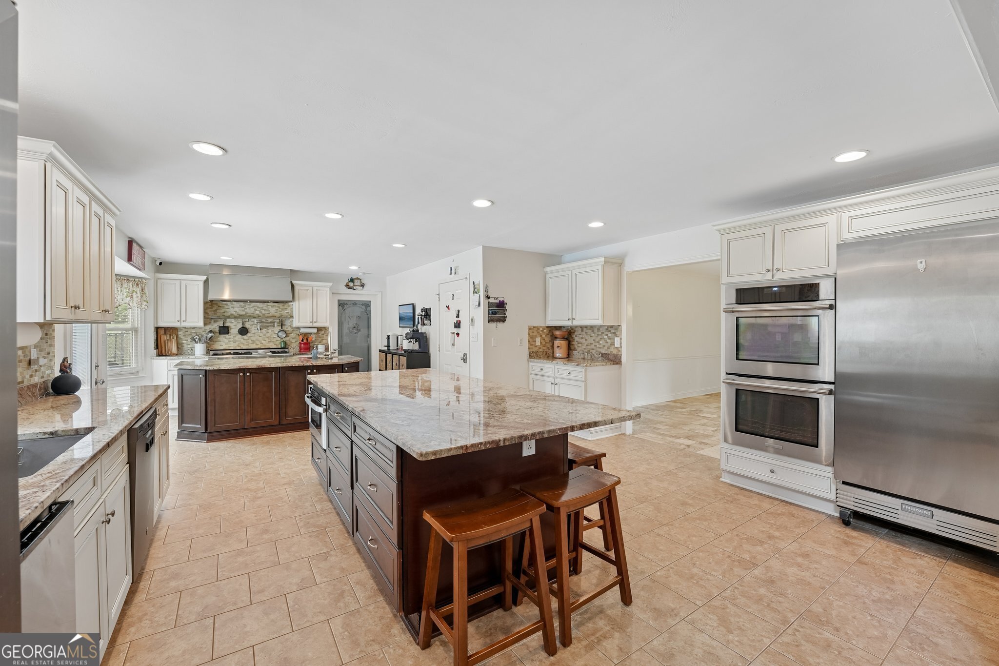 378 Clyde Court Property Photo 17
